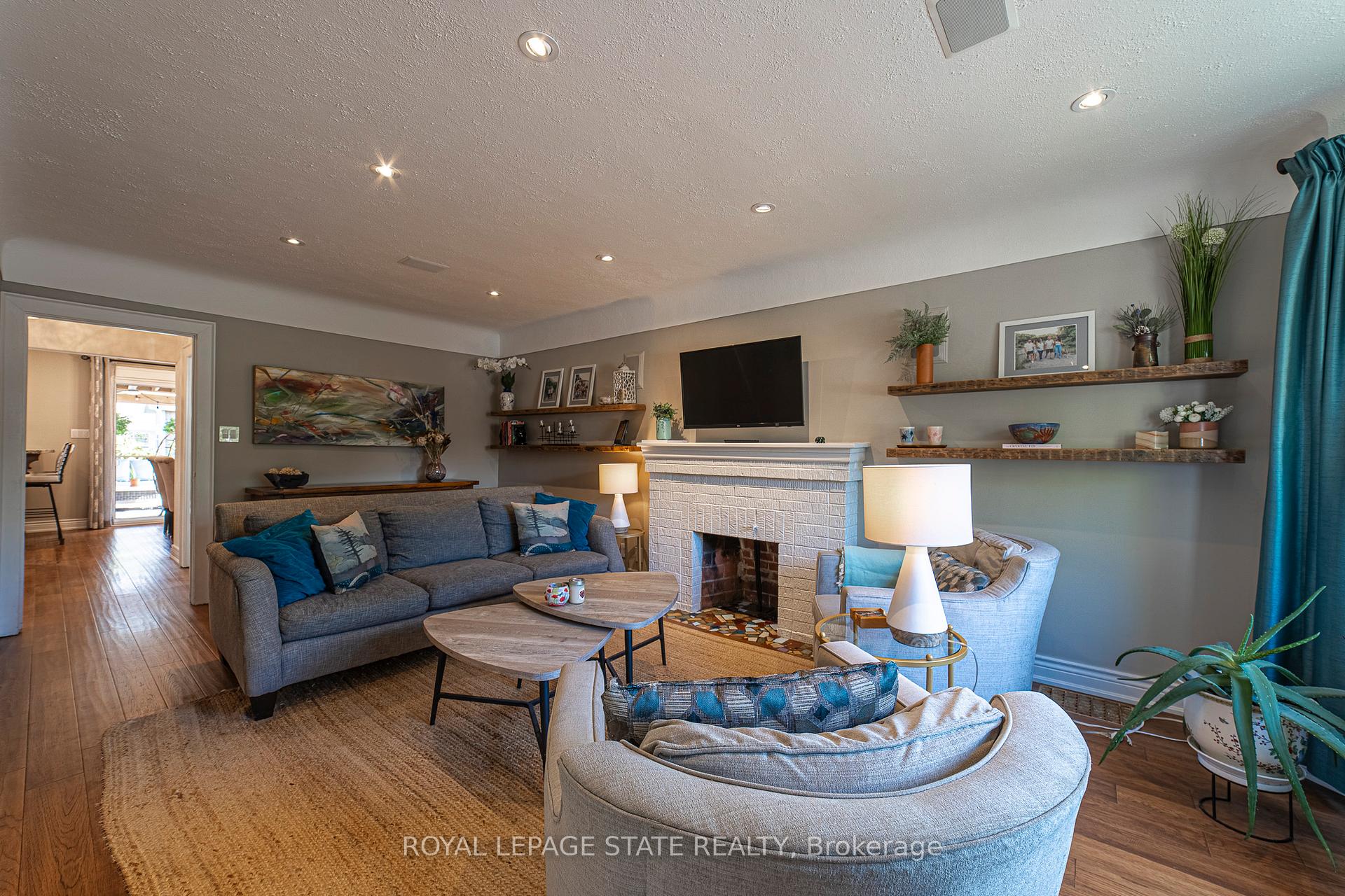 Photo 4 of 38 Kenmore Road, Hamilton, Westdale — HOMEH