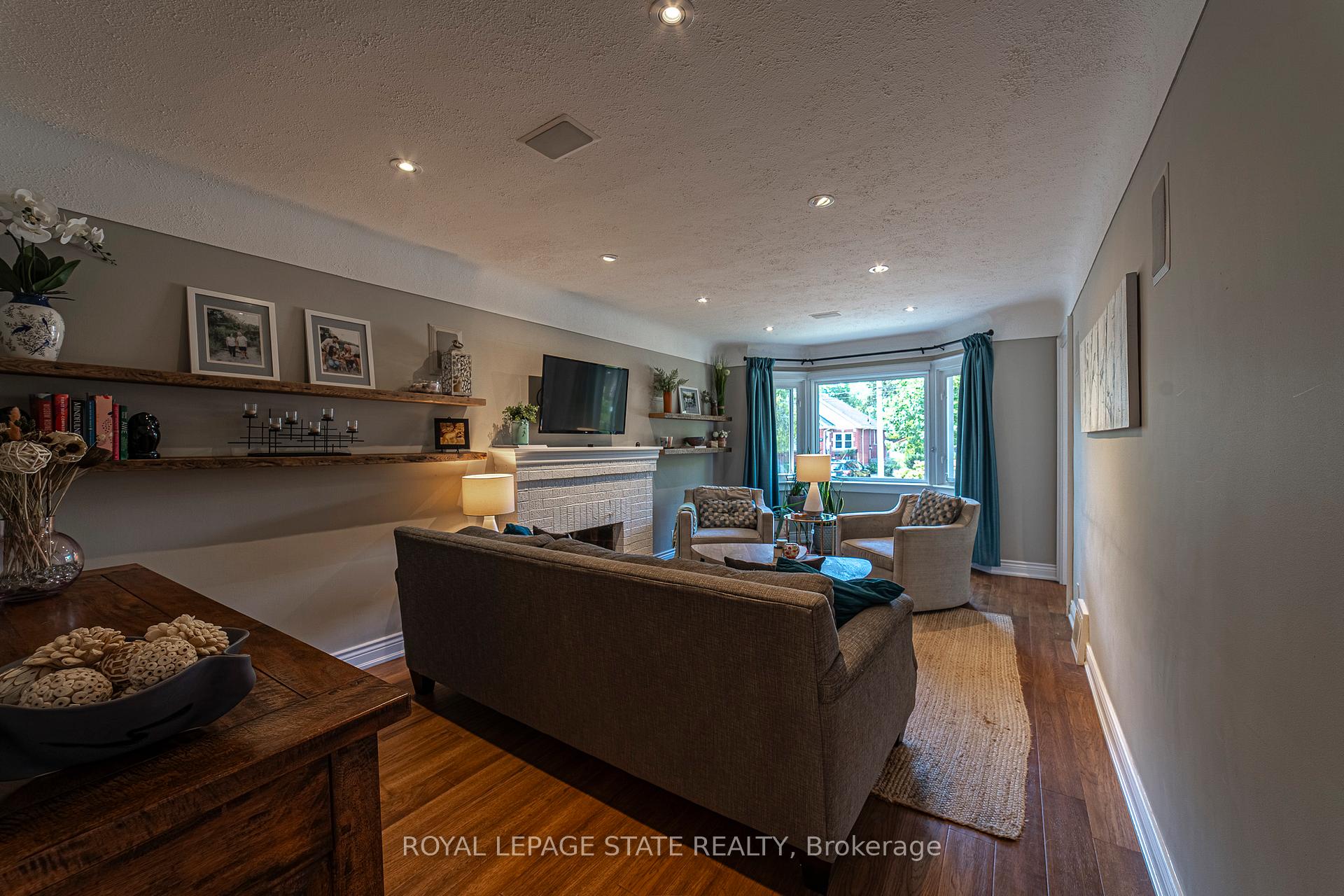 Photo 5 of 38 Kenmore Road, Hamilton, Westdale — HOMEH