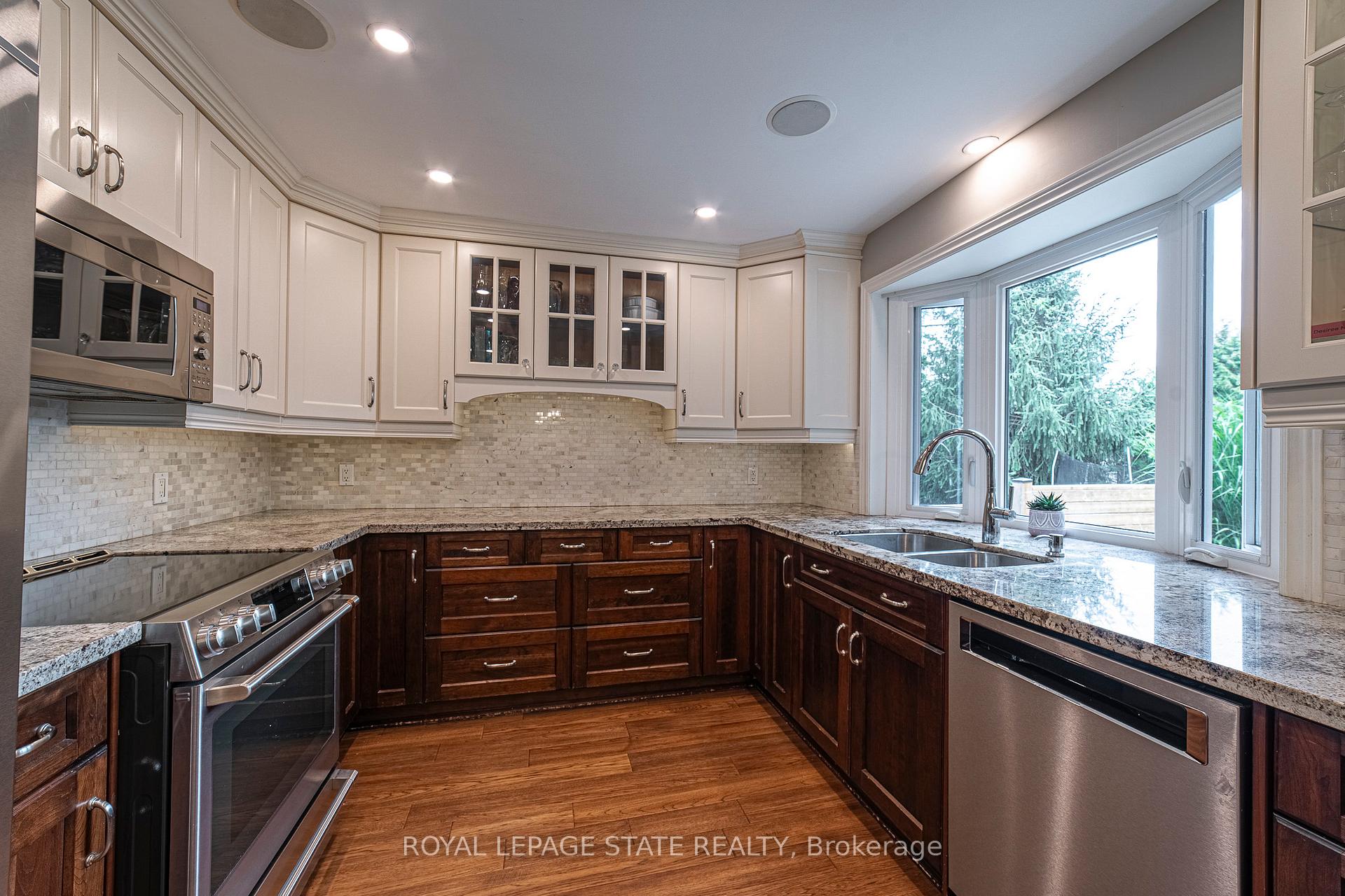 Photo 12 of 38 Kenmore Road, Hamilton, Westdale — HOMEH