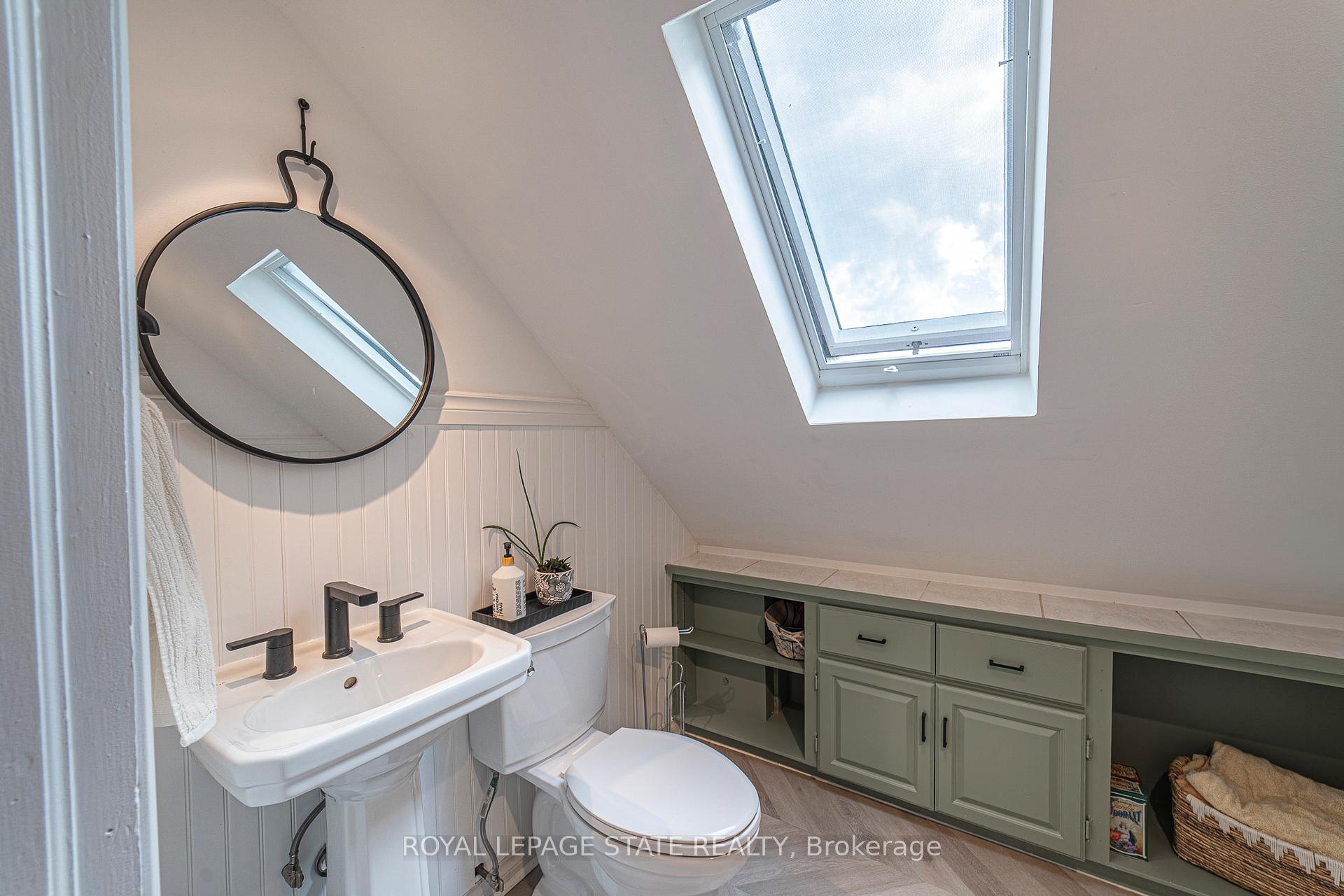 Photo 22 of 38 Kenmore Road, Hamilton, Westdale — HOMEH