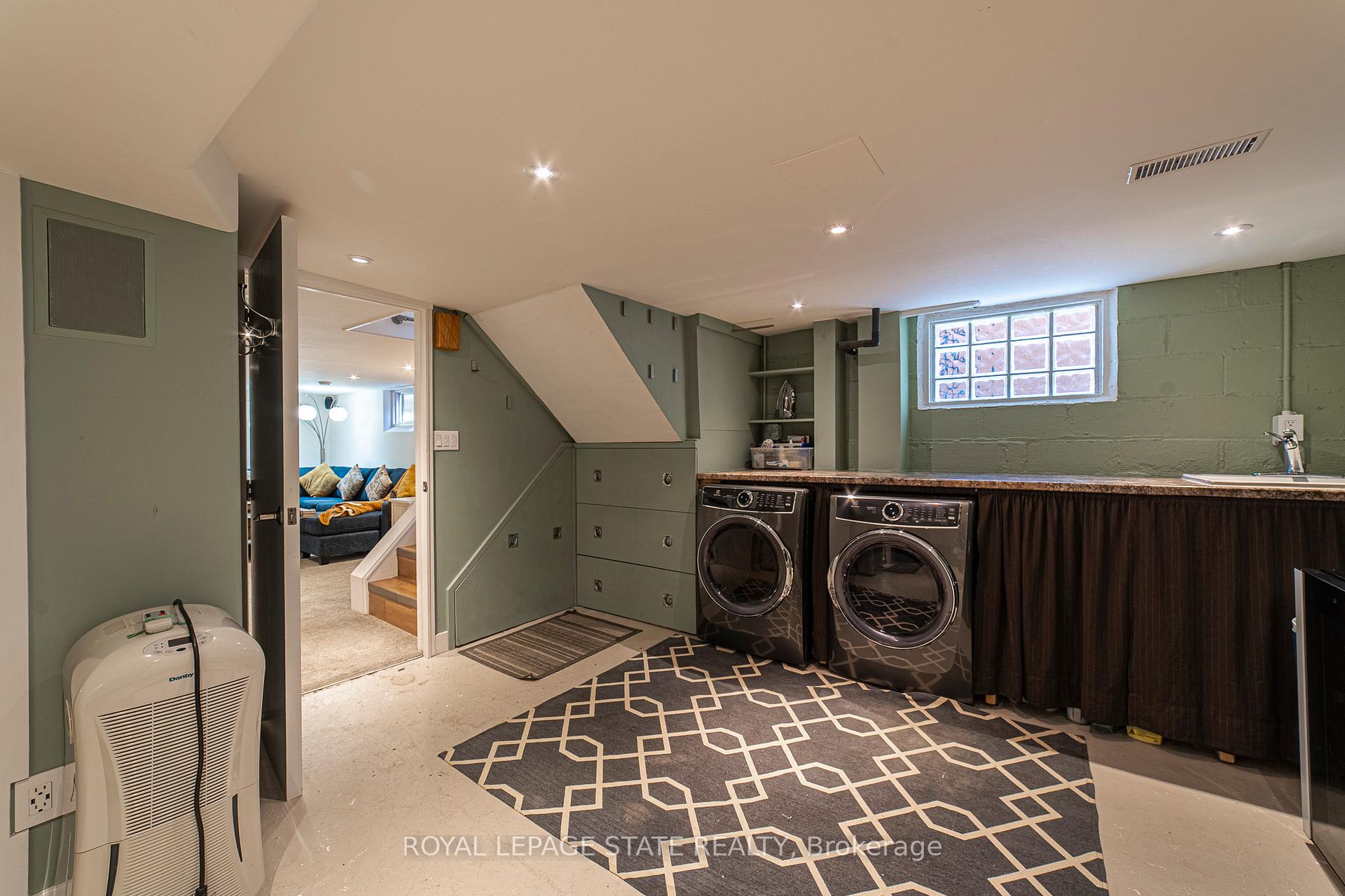 Photo 36 of 38 Kenmore Road, Hamilton, Westdale — HOMEH