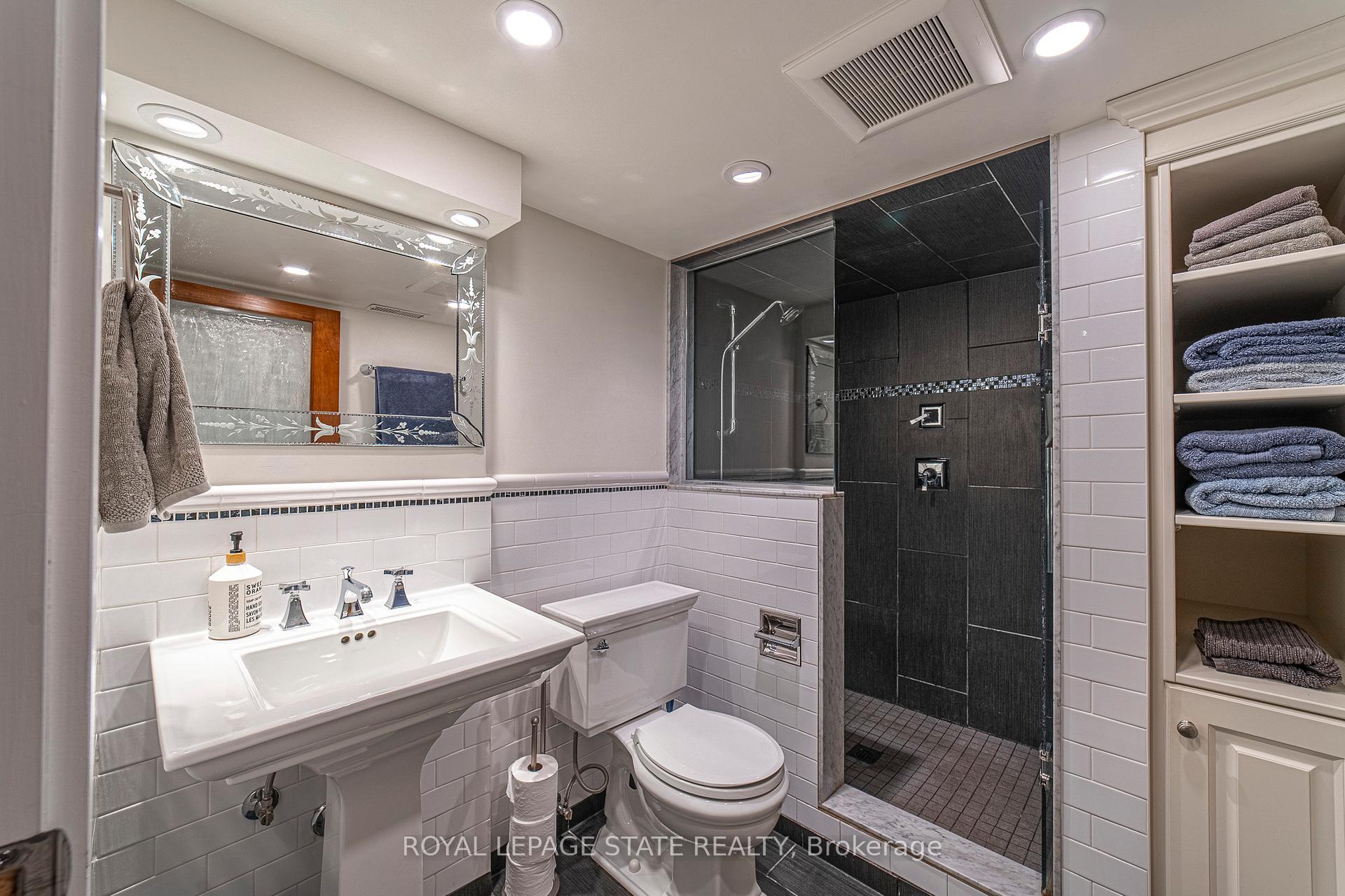 Photo 32 of 38 Kenmore Road, Hamilton, Westdale — HOMEH