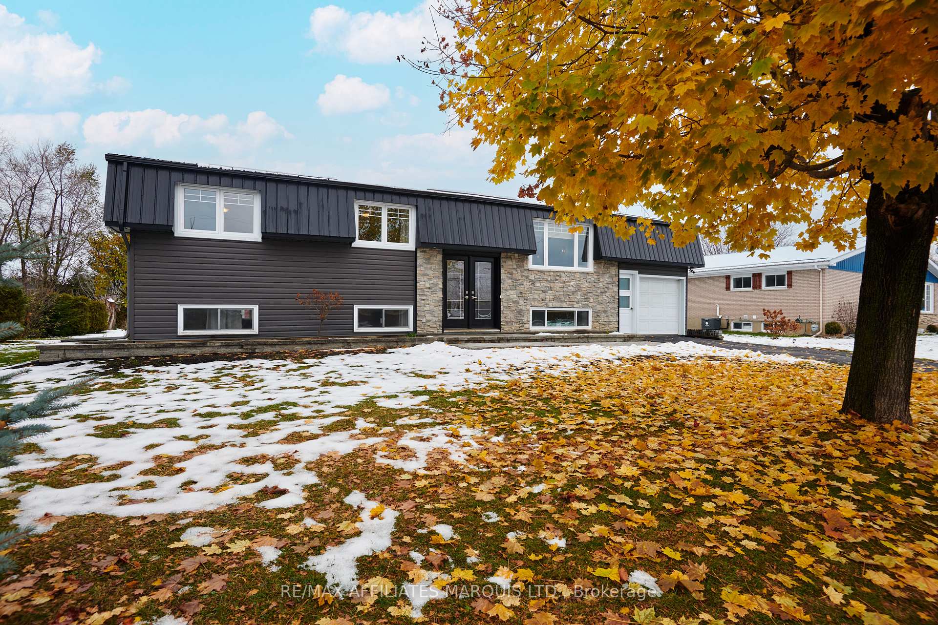 Front of 20391 Park Crescent