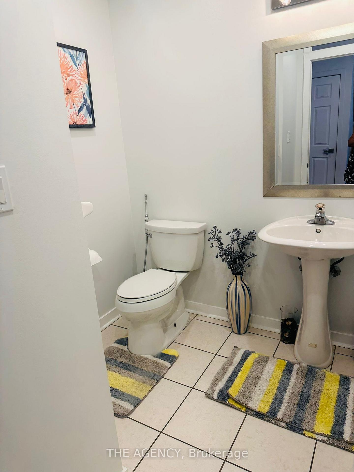 Photo 9 of 12 Robert Attersley Drive E, Whitby, Taunton North — HOMEH