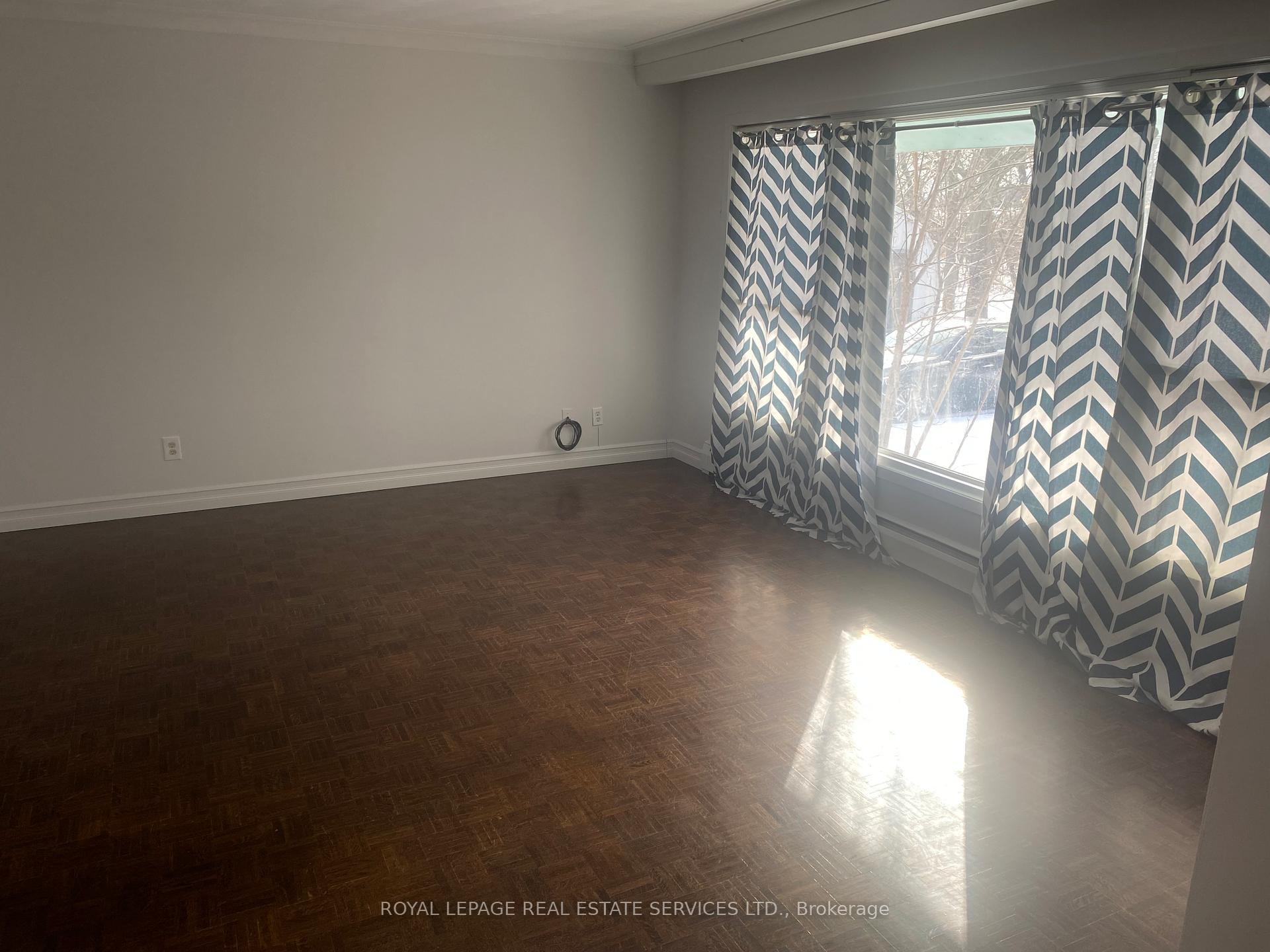 Photo 3 of 10617 Trafalgar Road, Halton Hills, Rural Halton Hills — HOMEH