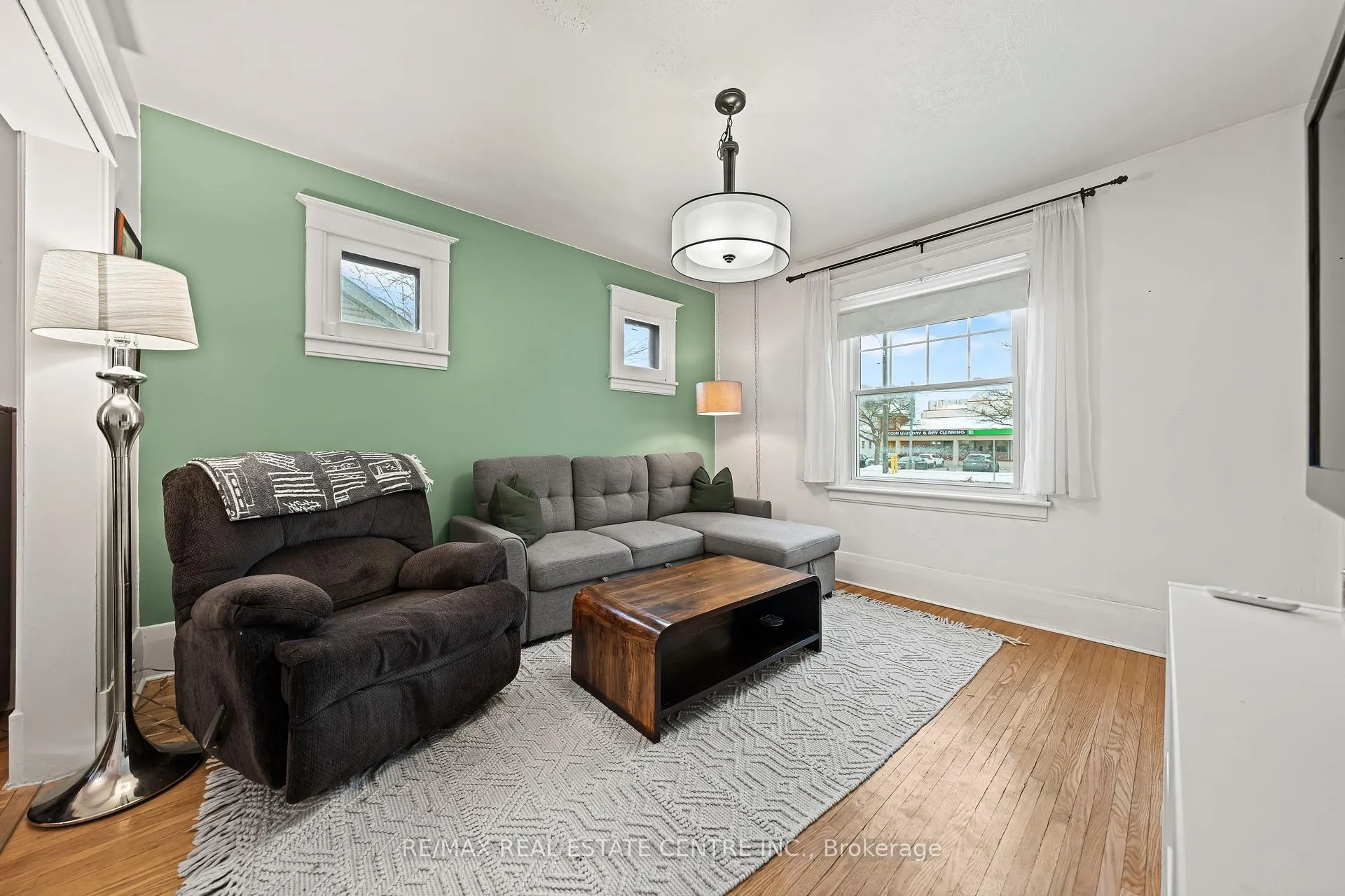 Photo 13 of 10 Speedvale Avenue W, Guelph, Exhibition Park — HOMEH