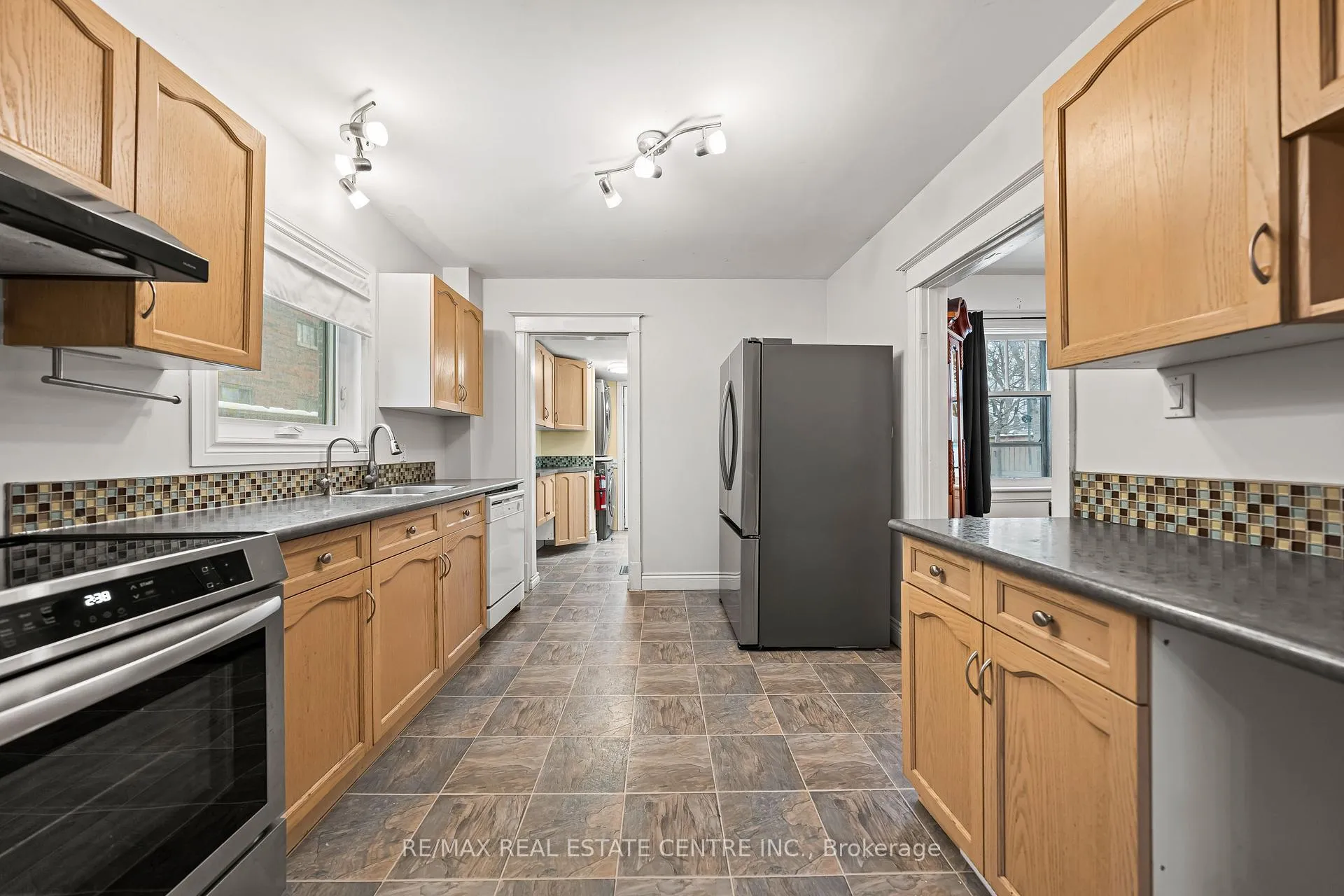 Photo 19 of 10 Speedvale Avenue W, Guelph, Exhibition Park — HOMEH