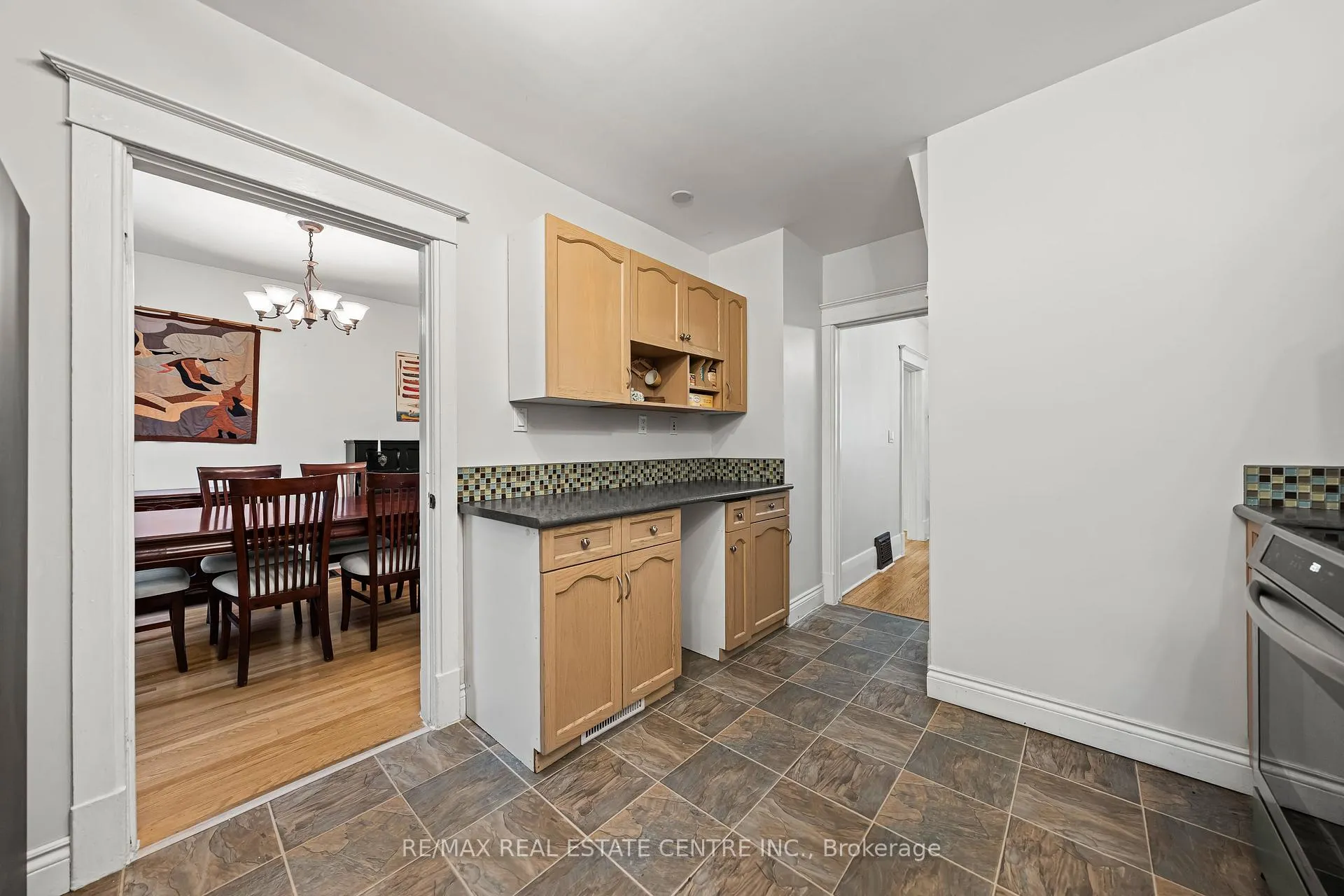 Photo 23 of 10 Speedvale Avenue W, Guelph, Exhibition Park — HOMEH