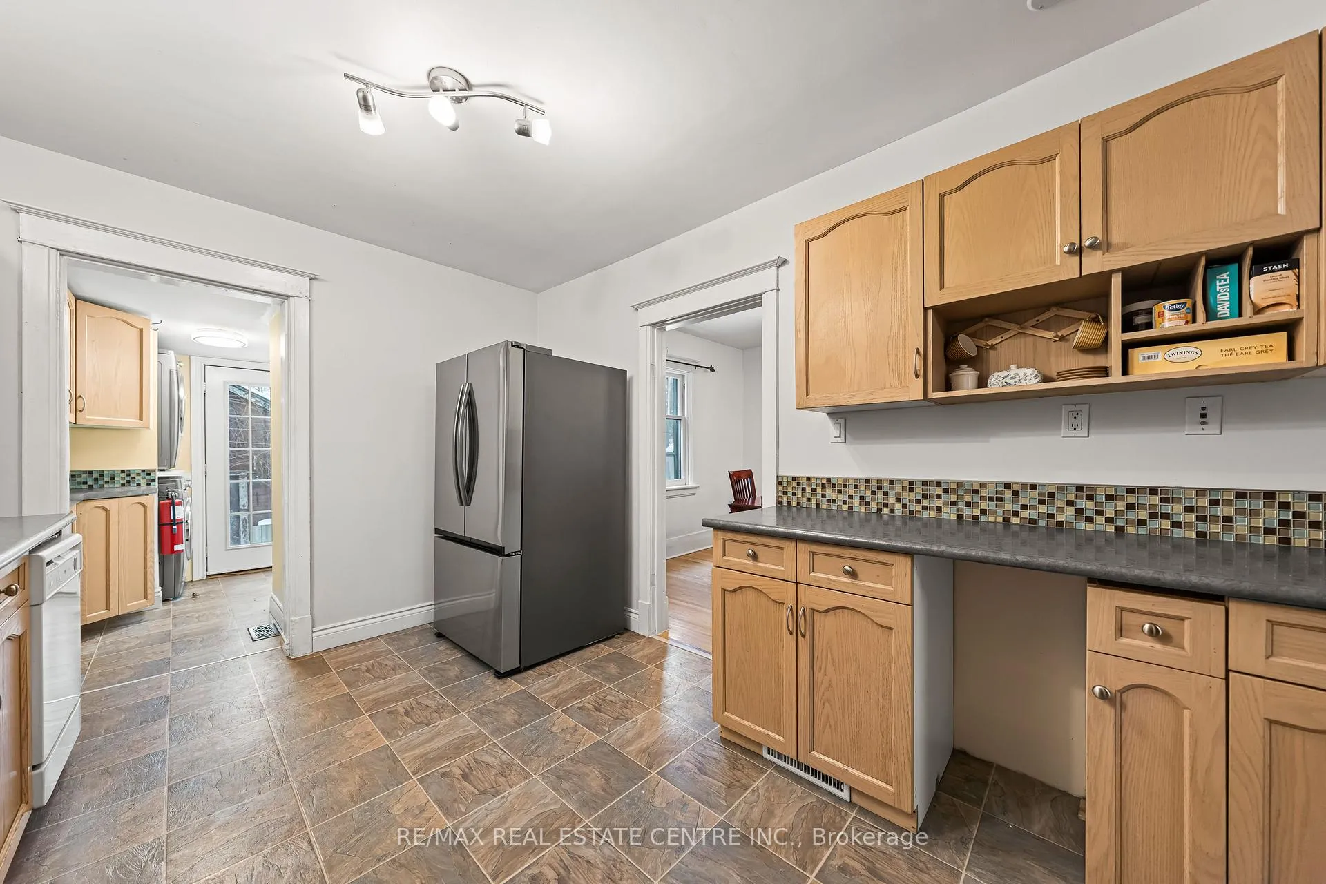 Photo 25 of 10 Speedvale Avenue W, Guelph, Exhibition Park — HOMEH