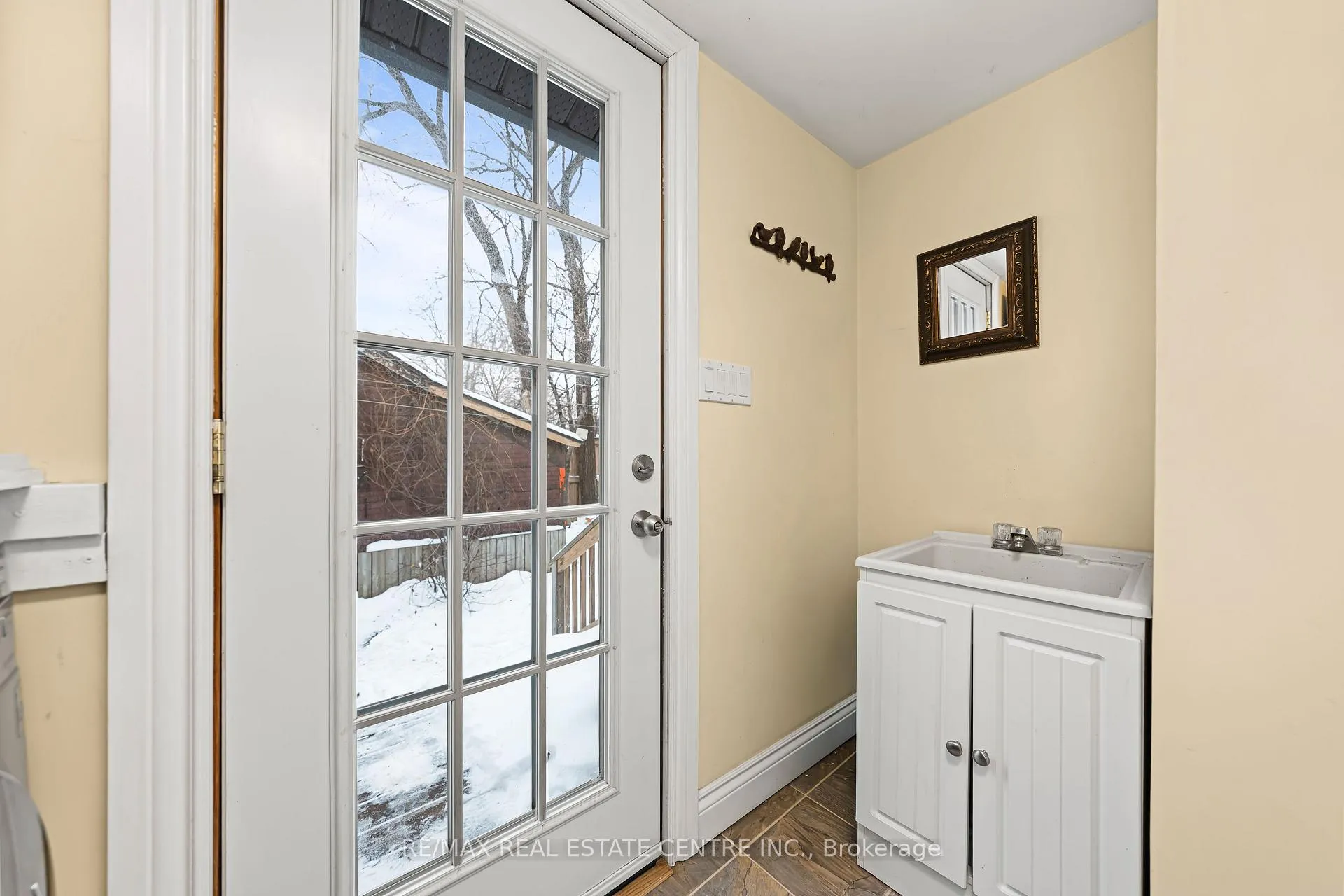 Photo 26 of 10 Speedvale Avenue W, Guelph, Exhibition Park — HOMEH