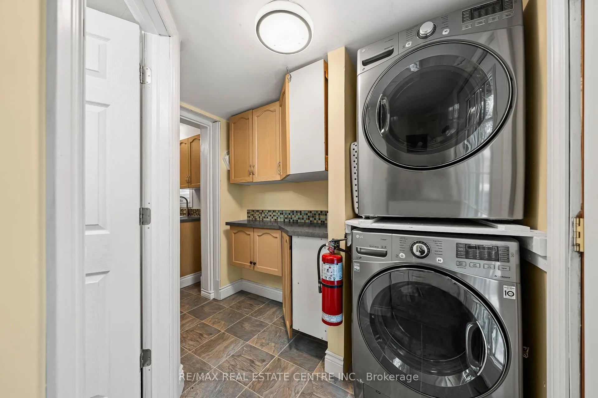 Photo 27 of 10 Speedvale Avenue W, Guelph, Exhibition Park — HOMEH