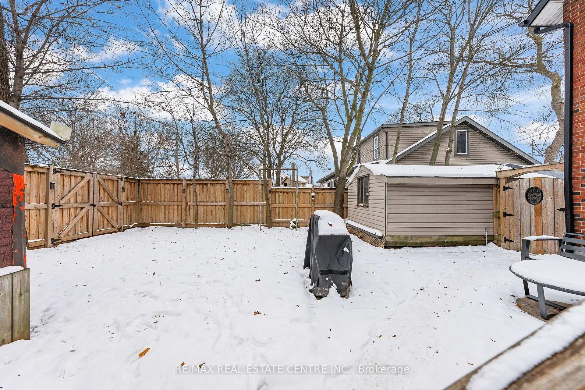 Photo 43 of 10 Speedvale Avenue W, Guelph, Exhibition Park — HOMEH