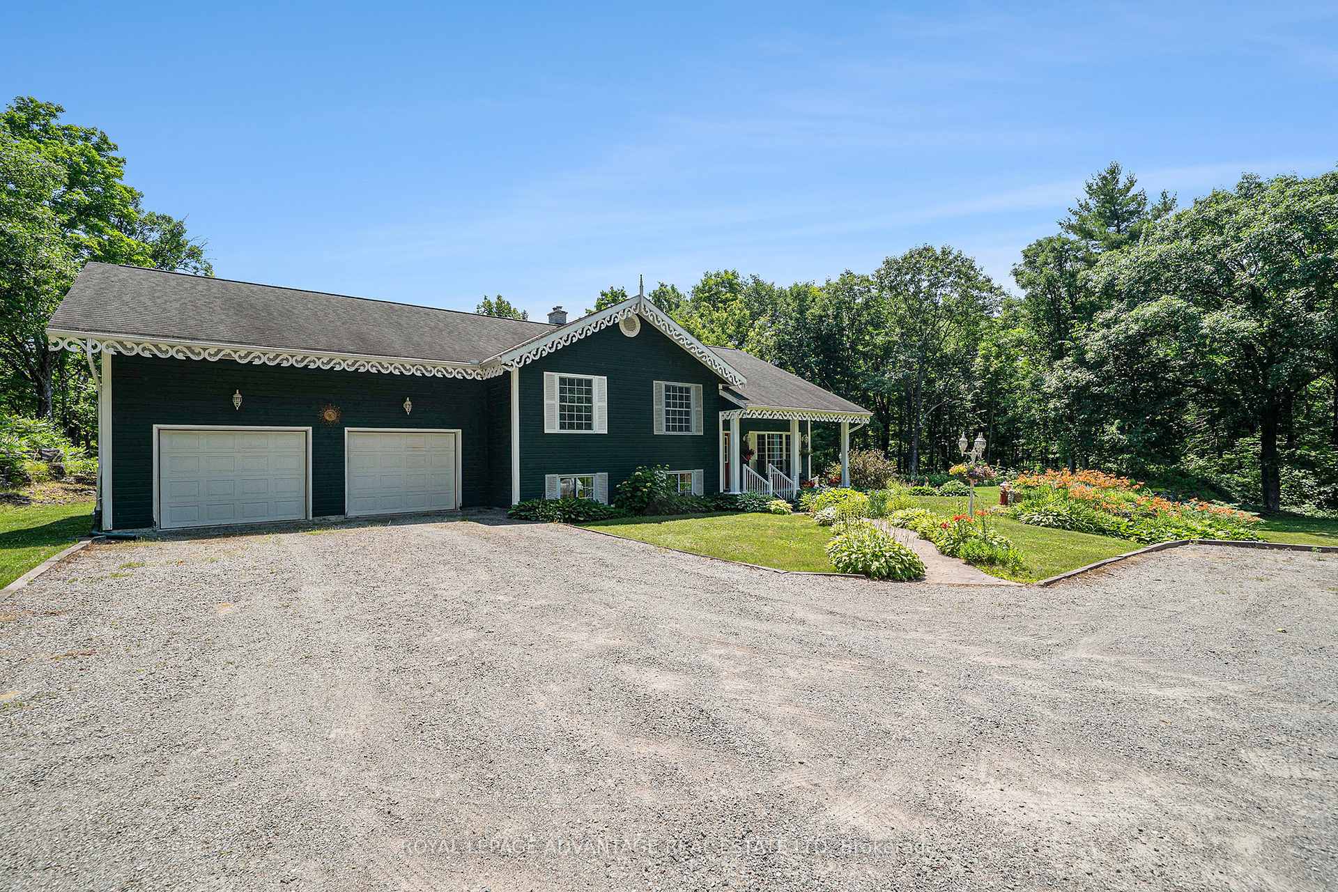 Photo 2 of 1037 Blue Heron Ridge, Frontenac, Frontenac Centre — HOMEH