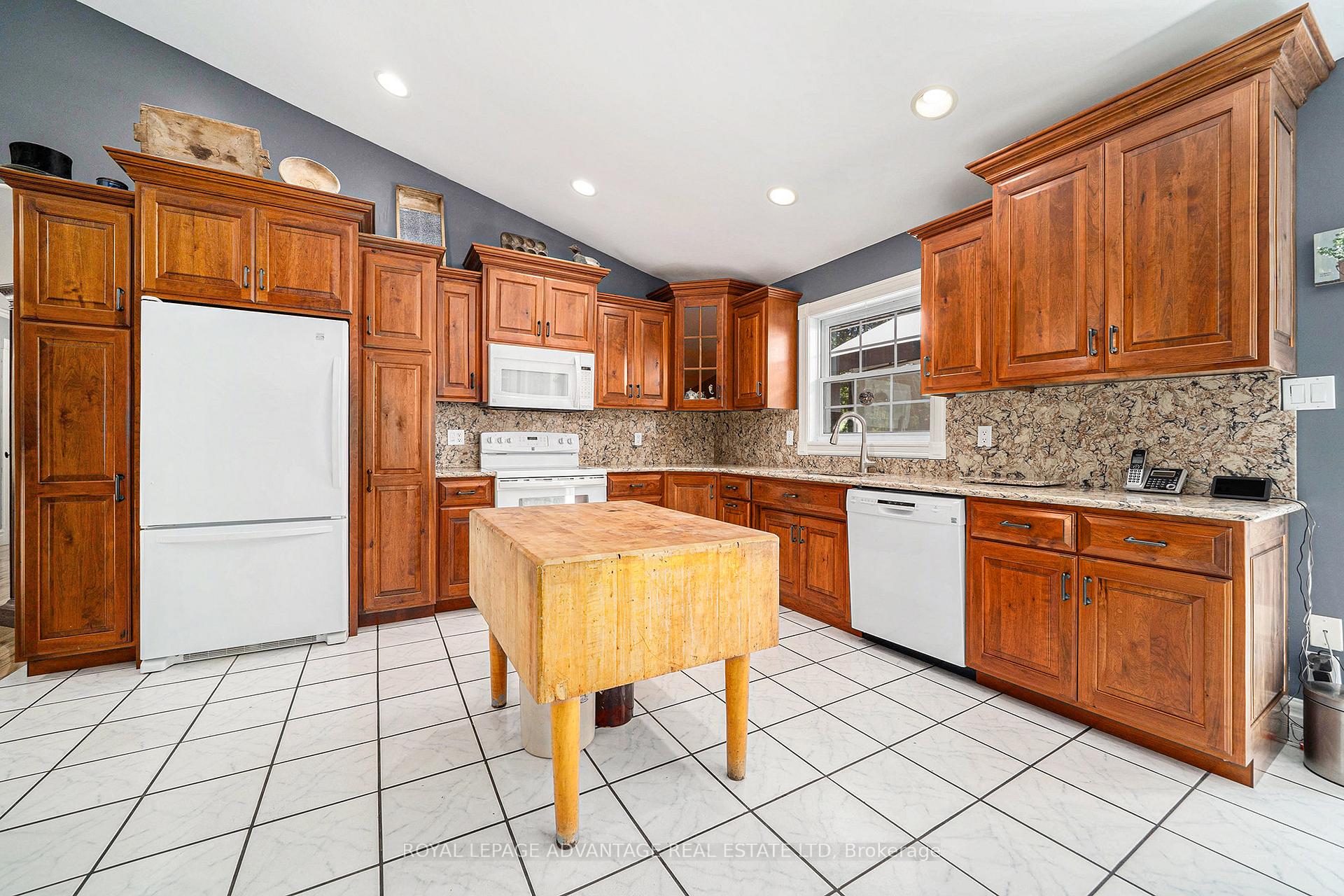 Photo 11 of 1037 Blue Heron Ridge, Frontenac, Frontenac Centre — HOMEH