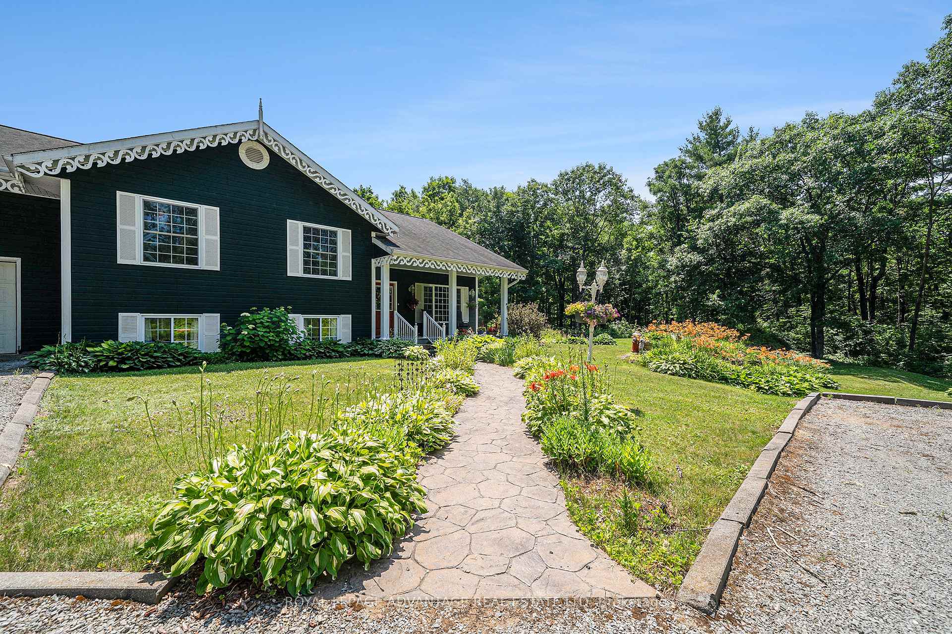 Photo 43 of 1037 Blue Heron Ridge, Frontenac, Frontenac Centre — HOMEH