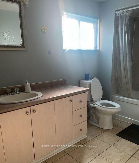 Photo 3 of Unit Main, 141 Morton Way, Brampton, Fletcher's West — HOMEH