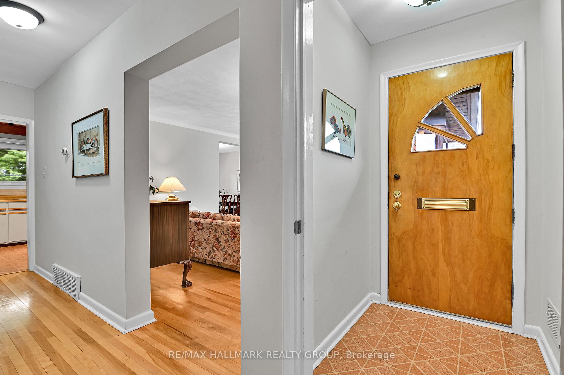 Photo 2 of 1256 Field Street, Ottawa, Bel Air Park — HOMEH