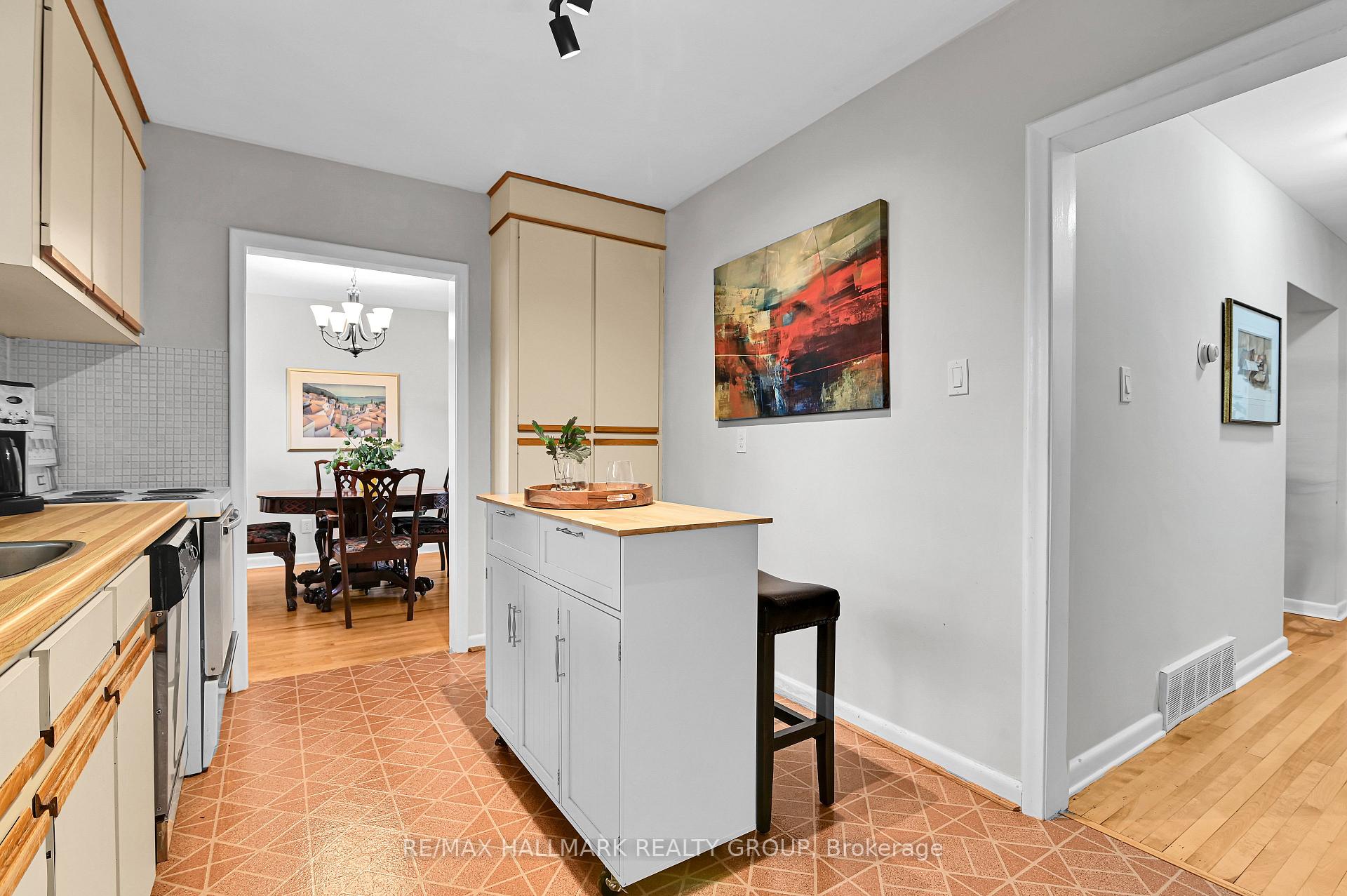 Photo 18 of 1256 Field Street, Ottawa, Bel Air Park — HOMEH