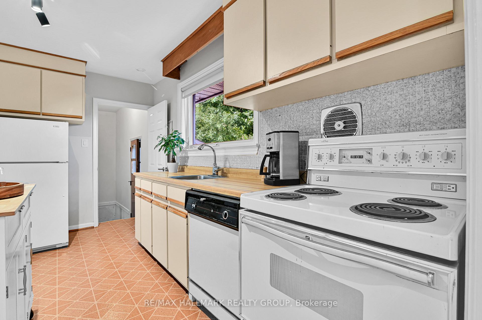 Photo 22 of 1256 Field Street, Ottawa, Bel Air Park — HOMEH