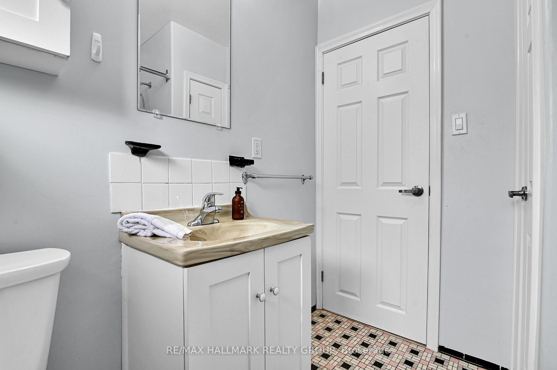 Photo 16 of 1256 Field Street, Ottawa, Bel Air Park — HOMEH