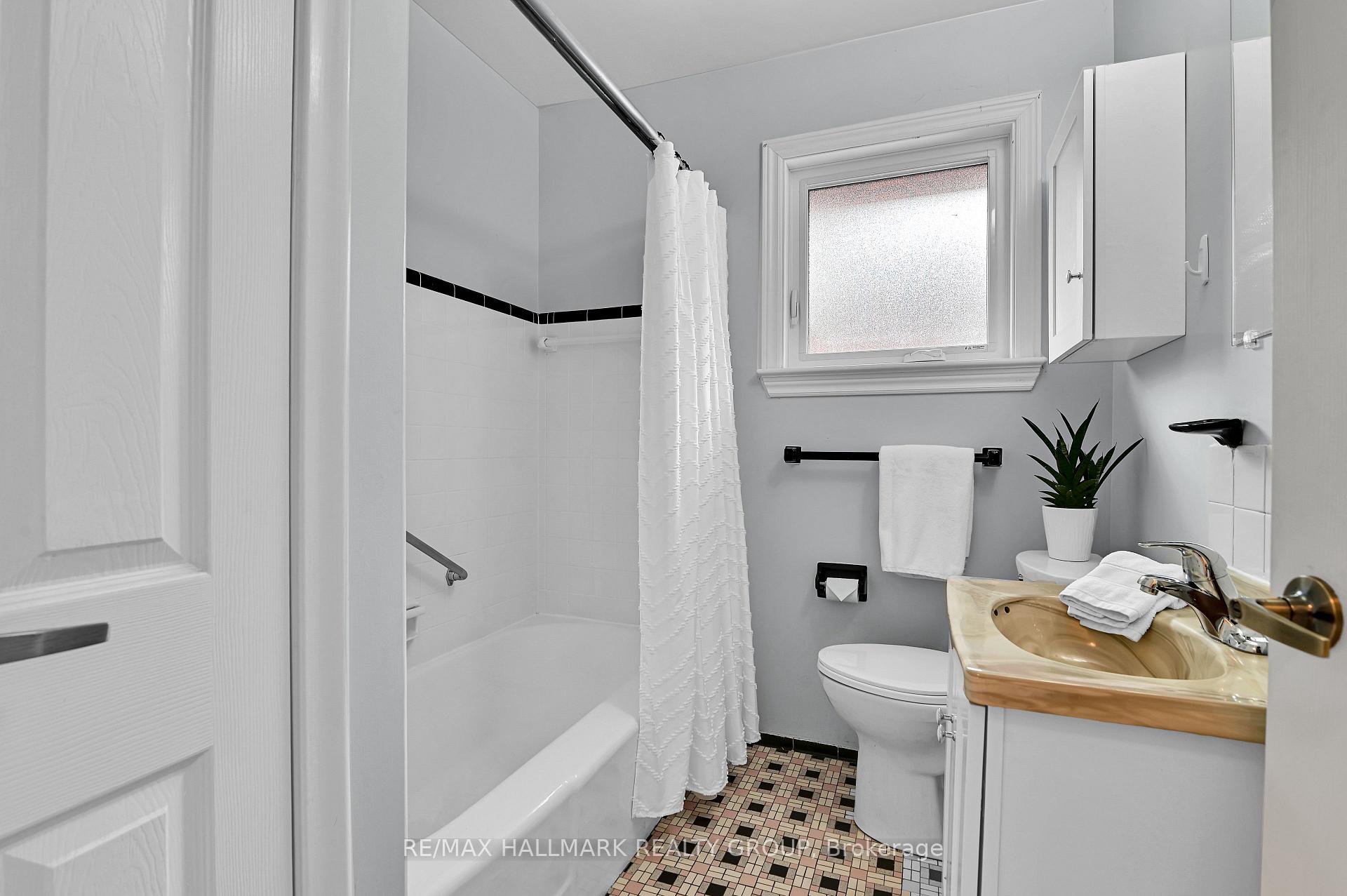 Photo 24 of 1256 Field Street, Ottawa, Bel Air Park — HOMEH