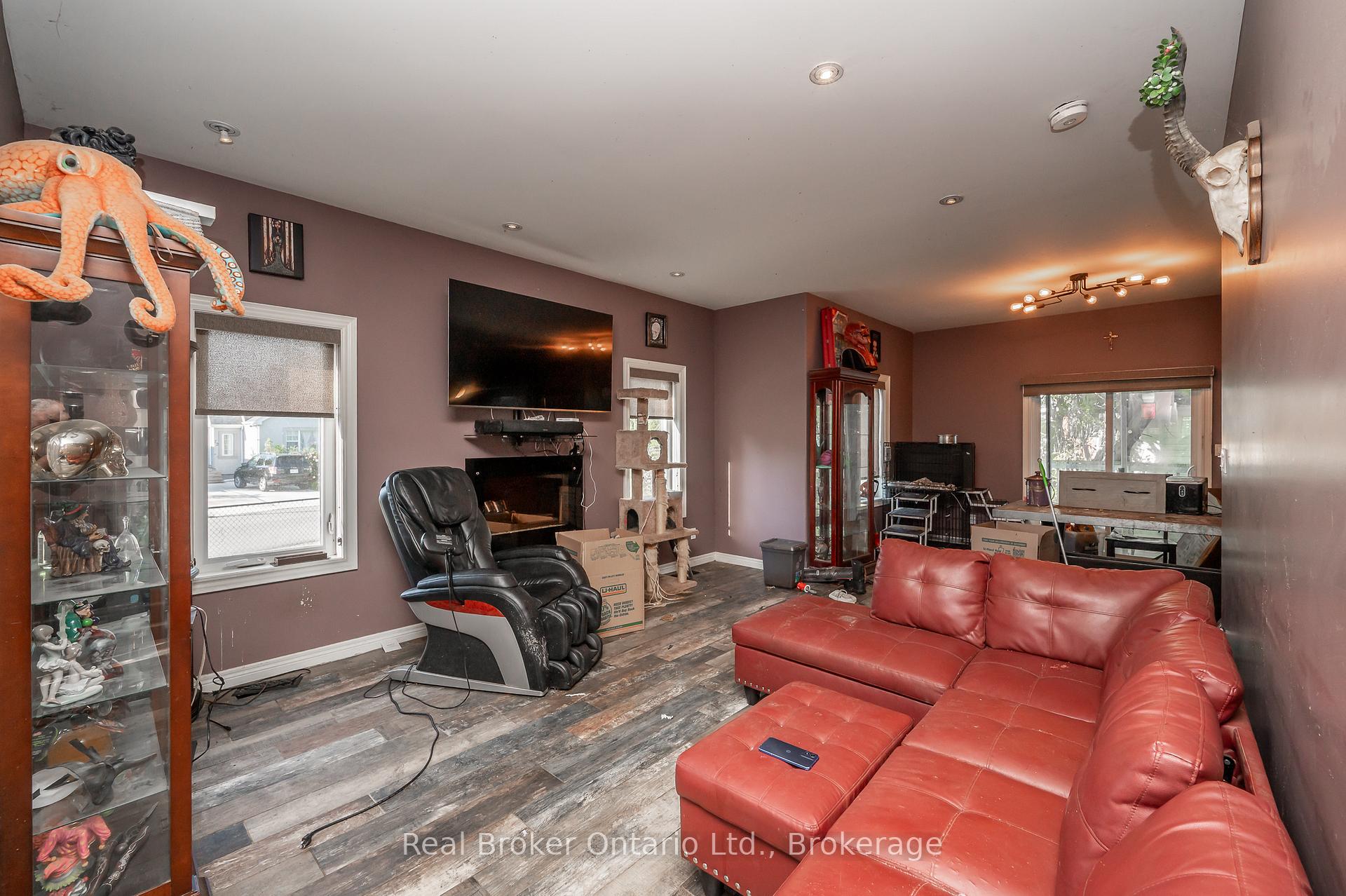 Photo 2 of 103 Arthur Street, St. Catharines, Lakeshore — HOMEH