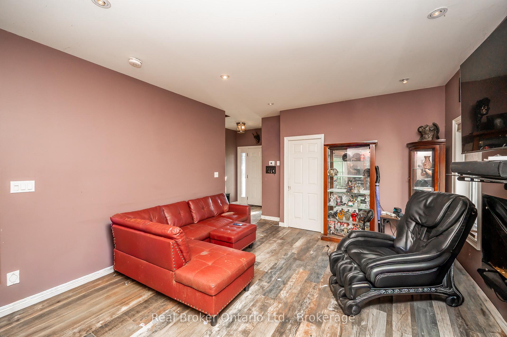 Photo 9 of 103 Arthur Street, St. Catharines, Lakeshore — HOMEH
