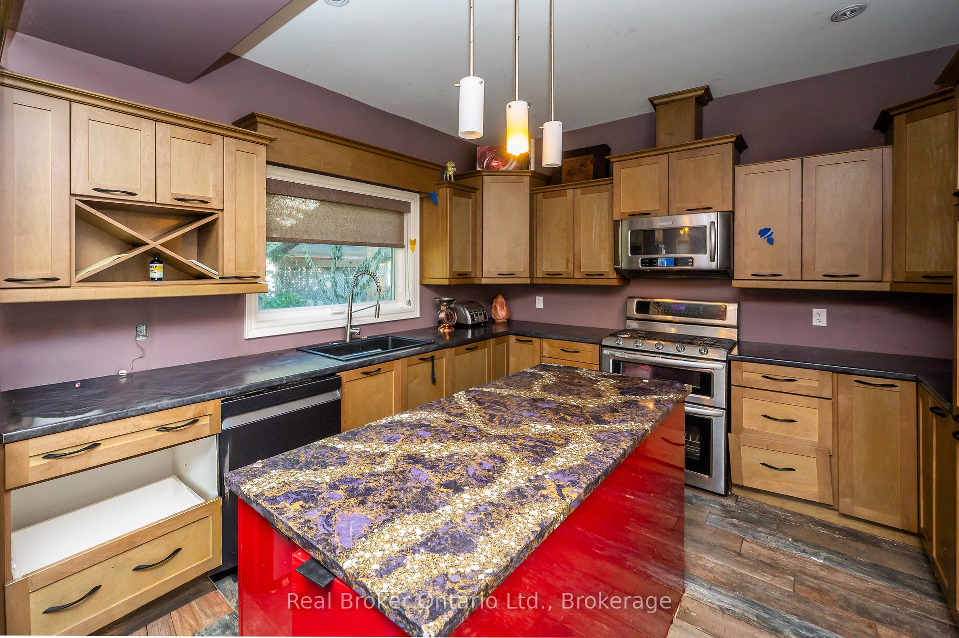 Photo 8 of 103 Arthur Street, St. Catharines, Lakeshore — HOMEH