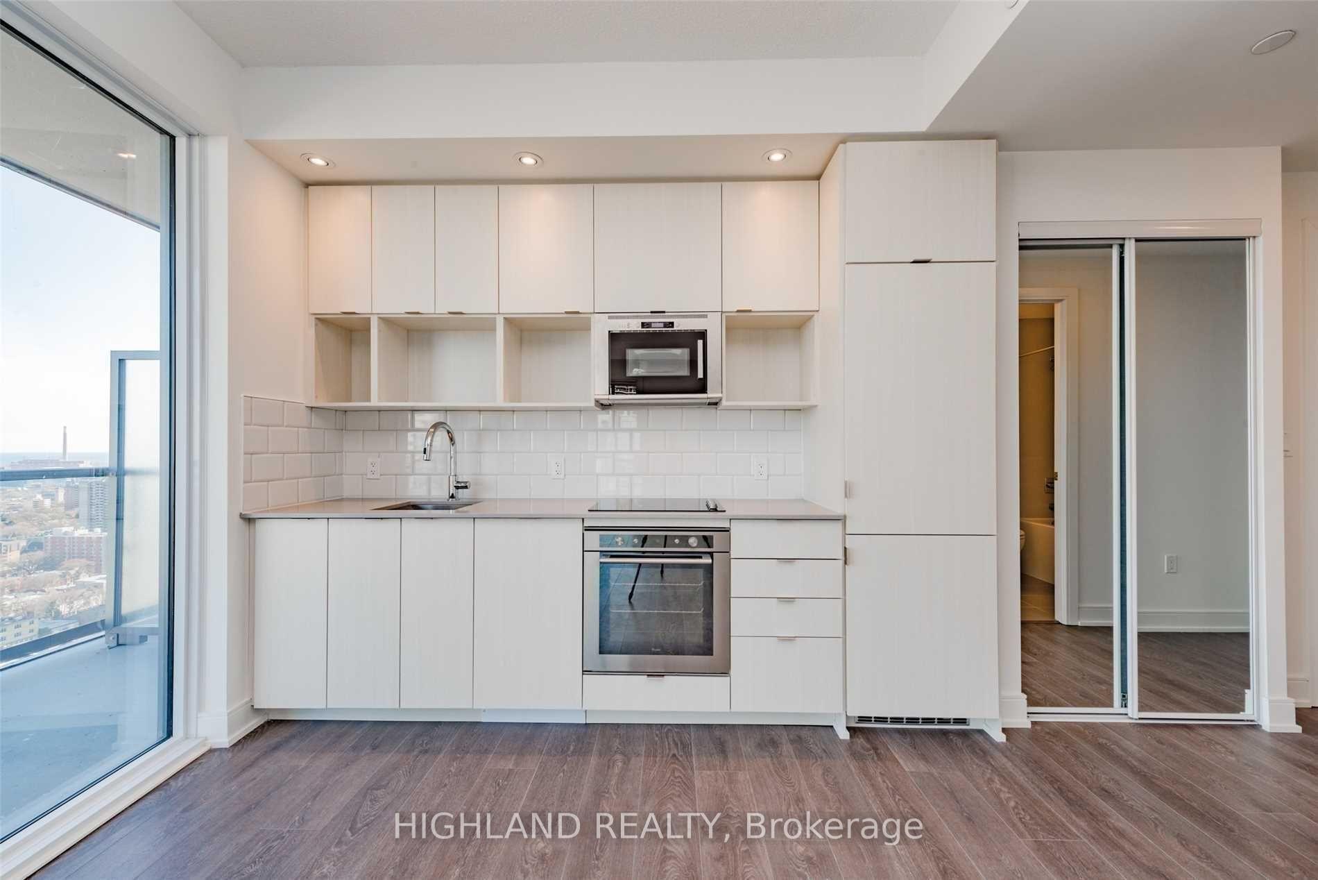 Photo 9 of Unit 2905, 89 Mcgill Street, Toronto, Church-Yonge Corridor — HOMEH
