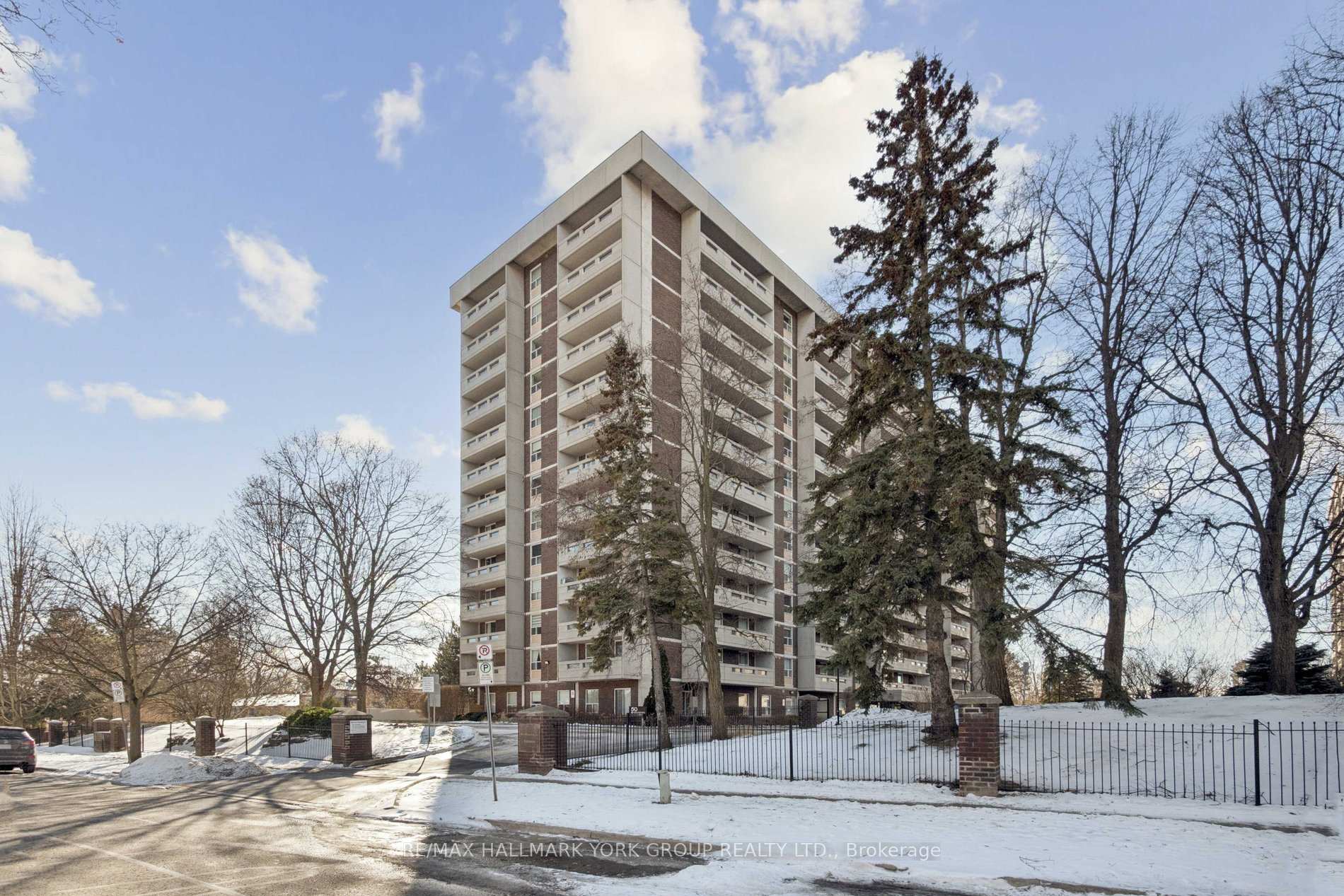 Photo 1 of Unit 810, 50 Inverlochy Boulevard, Markham, Royal Orchard — HOMEH