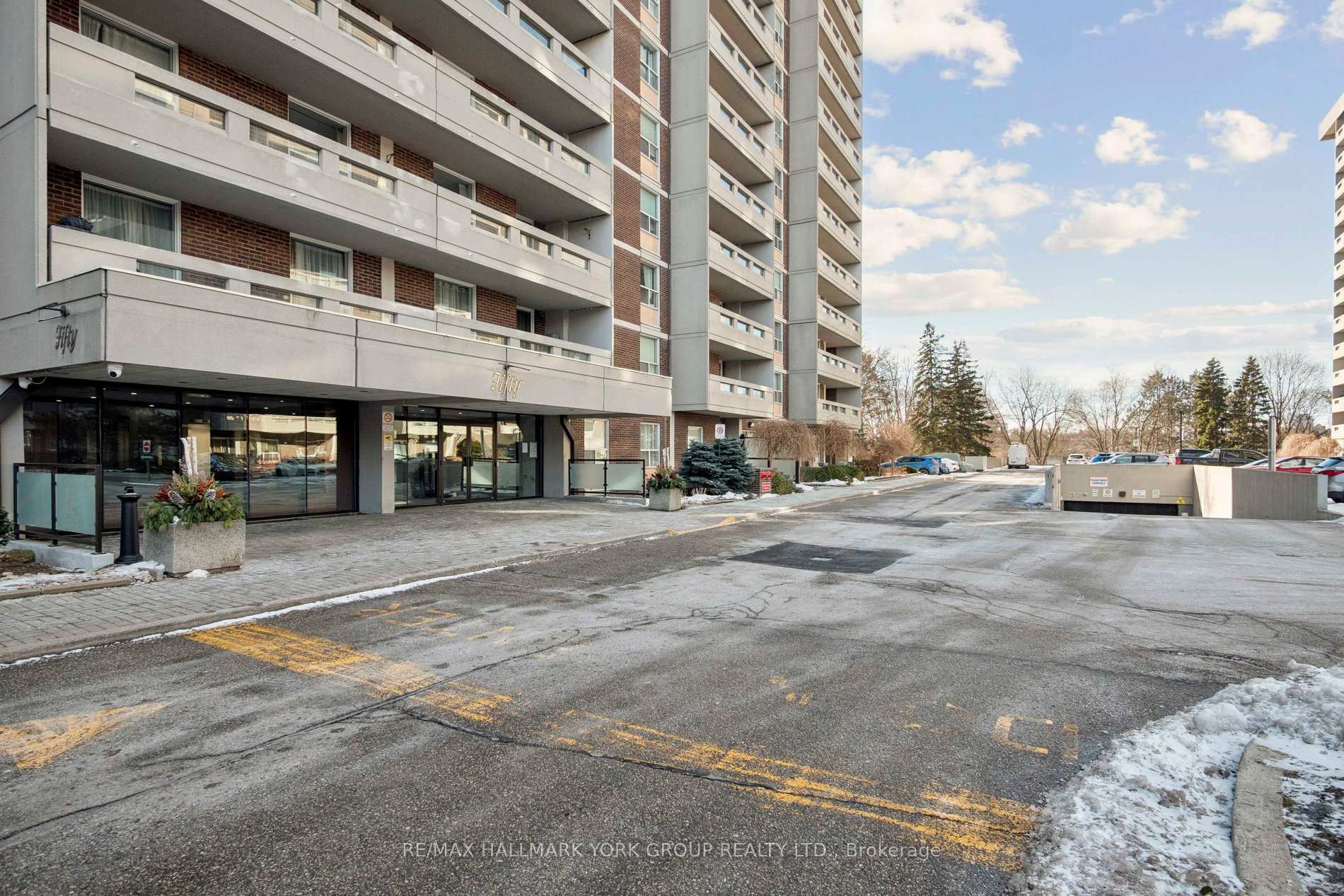 Photo 35 of Unit 810, 50 Inverlochy Boulevard, Markham, Royal Orchard — HOMEH