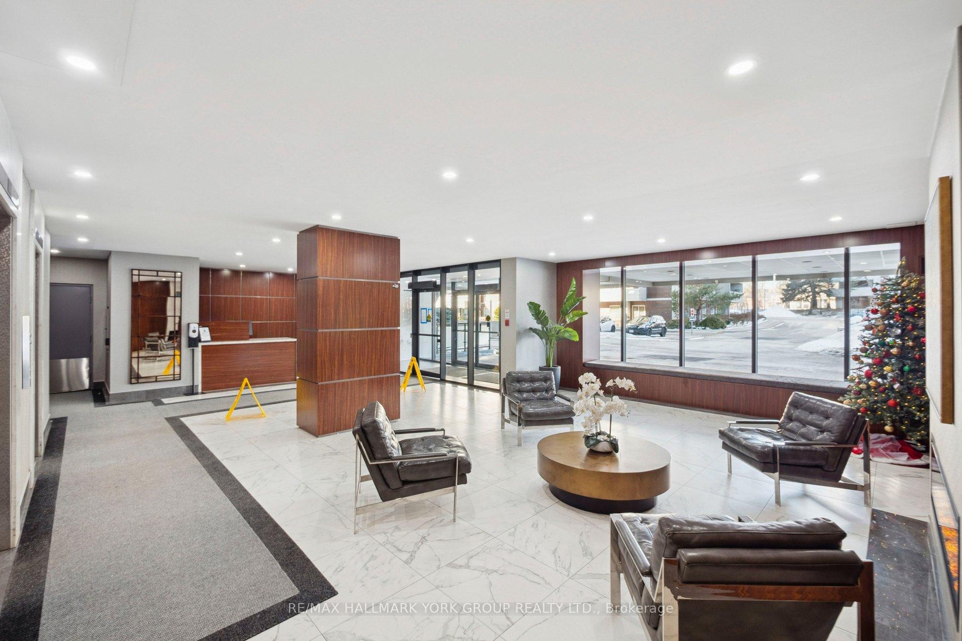 Photo 3 of Unit 810, 50 Inverlochy Boulevard, Markham, Royal Orchard — HOMEH
