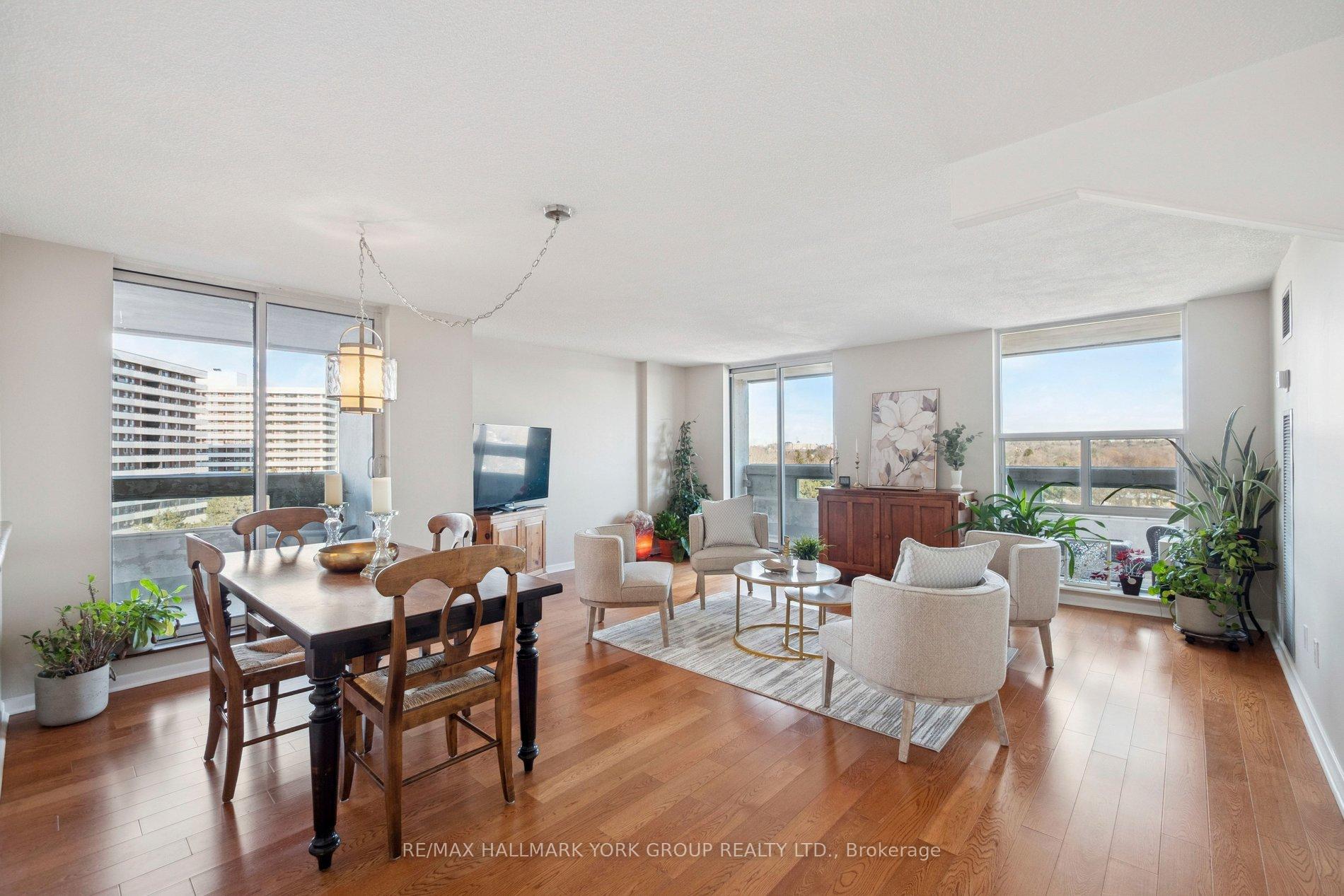 Photo 2 of Unit 810, 50 Inverlochy Boulevard, Markham, Royal Orchard — HOMEH