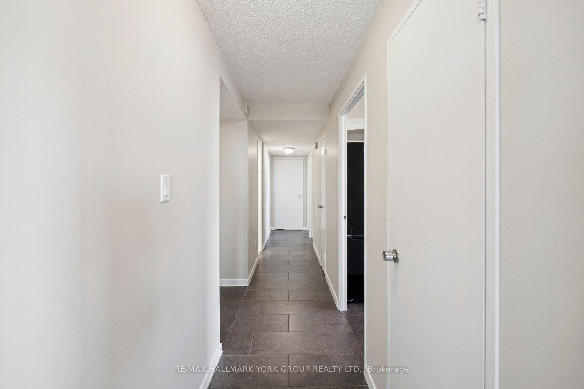 Photo 10 of Unit 810, 50 Inverlochy Boulevard, Markham, Royal Orchard — HOMEH