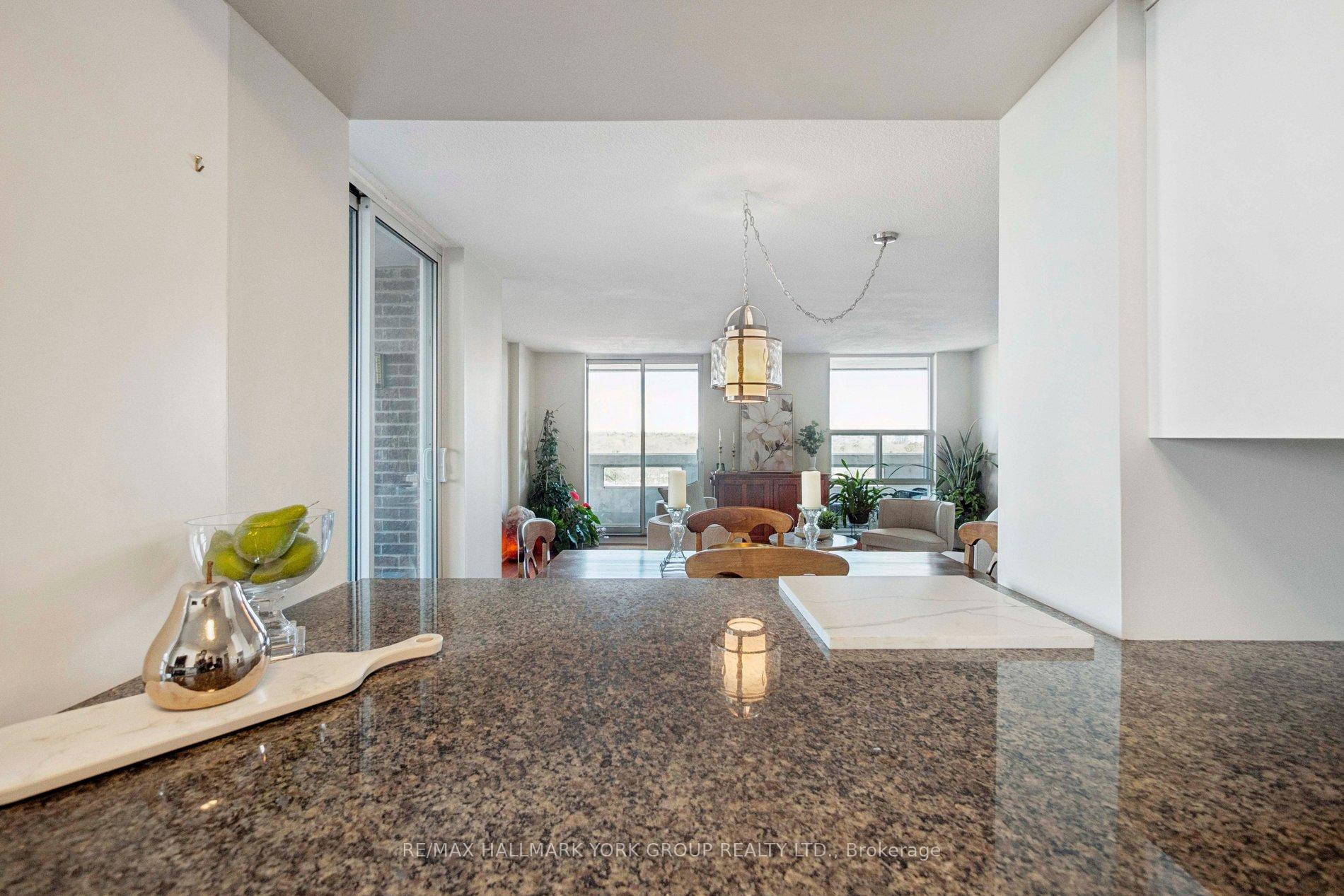 Photo 8 of Unit 810, 50 Inverlochy Boulevard, Markham, Royal Orchard — HOMEH