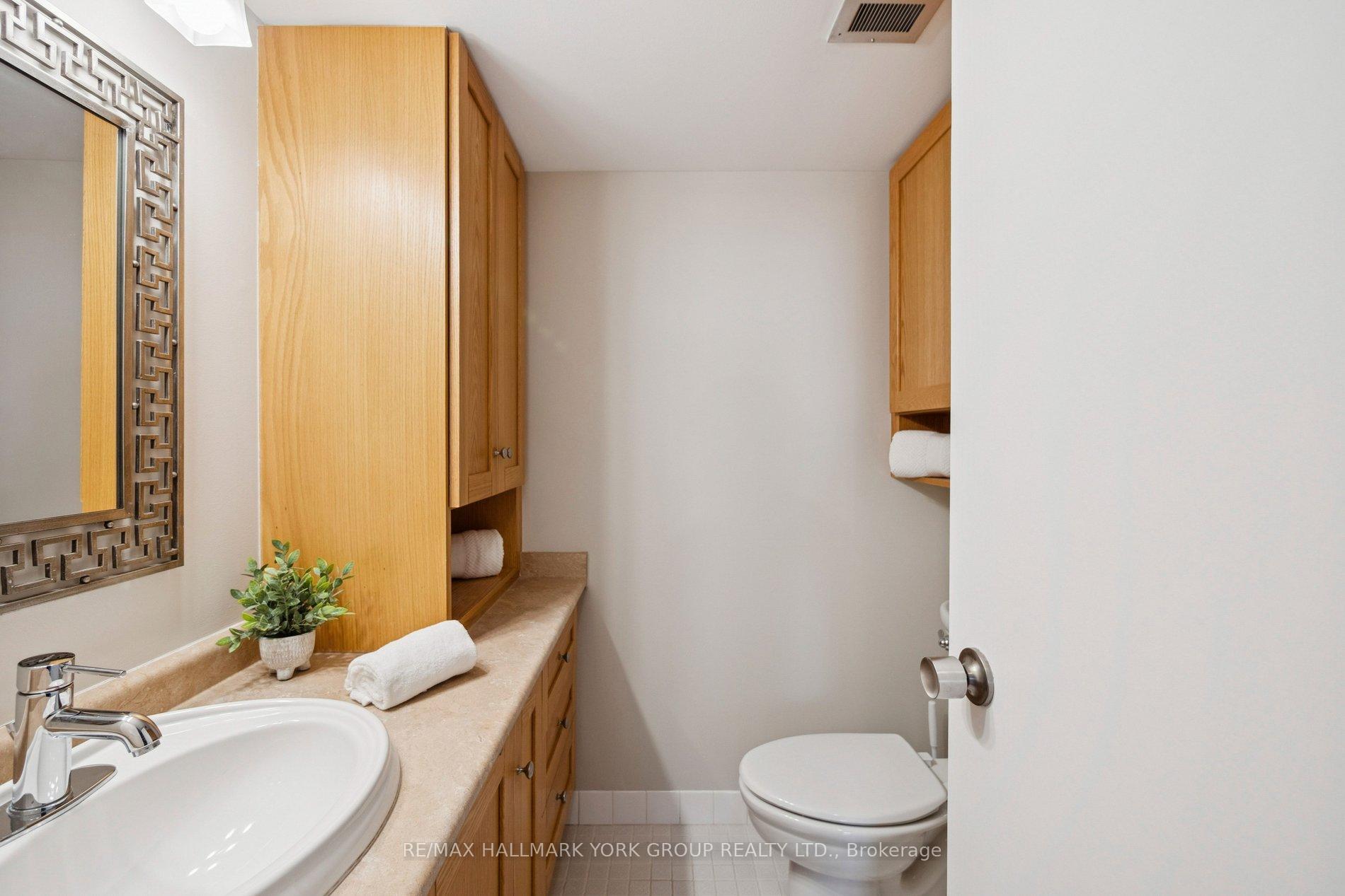 Photo 46 of Unit 810, 50 Inverlochy Boulevard, Markham, Royal Orchard — HOMEH