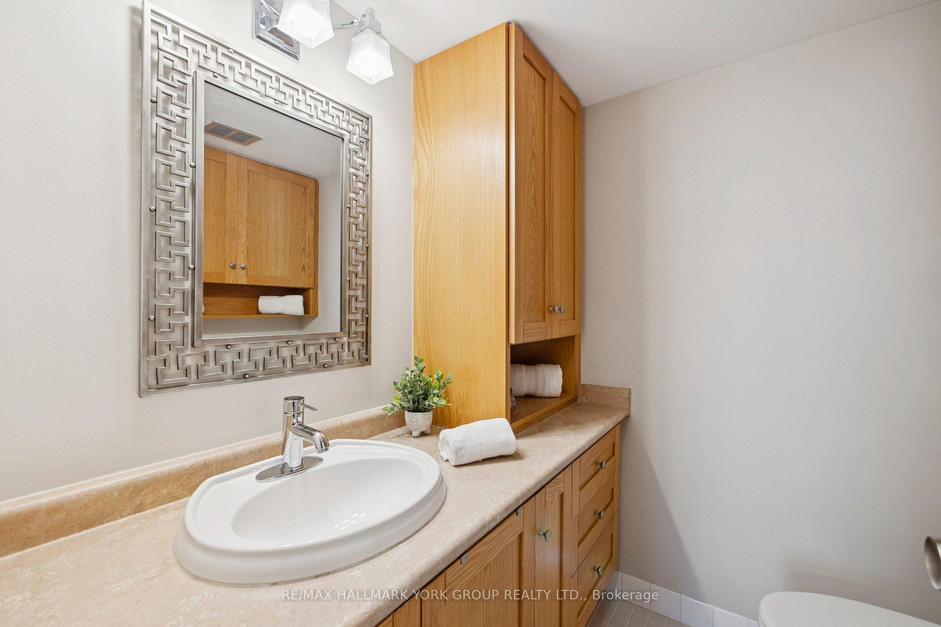 Photo 34 of Unit 810, 50 Inverlochy Boulevard, Markham, Royal Orchard — HOMEH