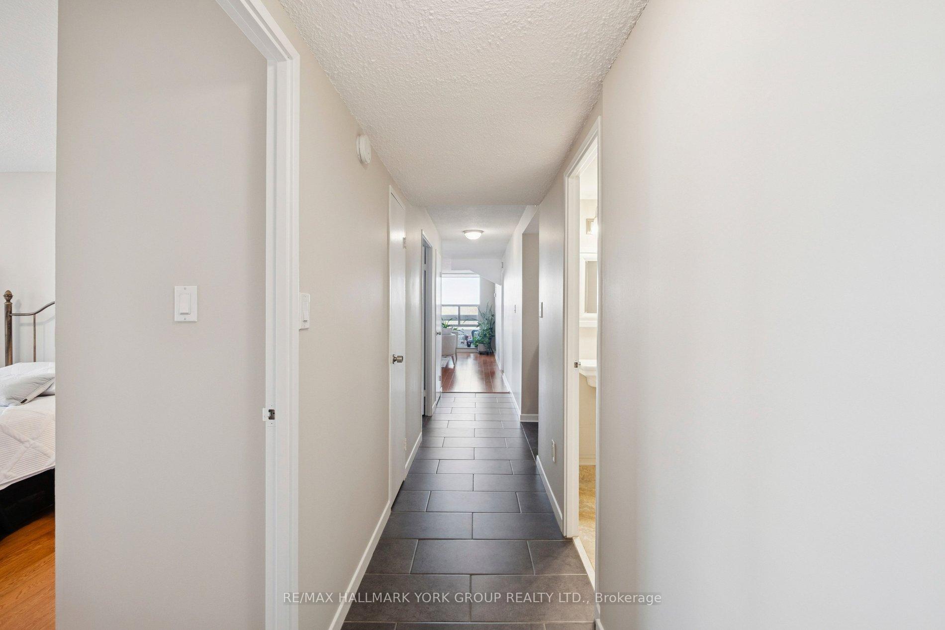 Photo 21 of Unit 810, 50 Inverlochy Boulevard, Markham, Royal Orchard — HOMEH