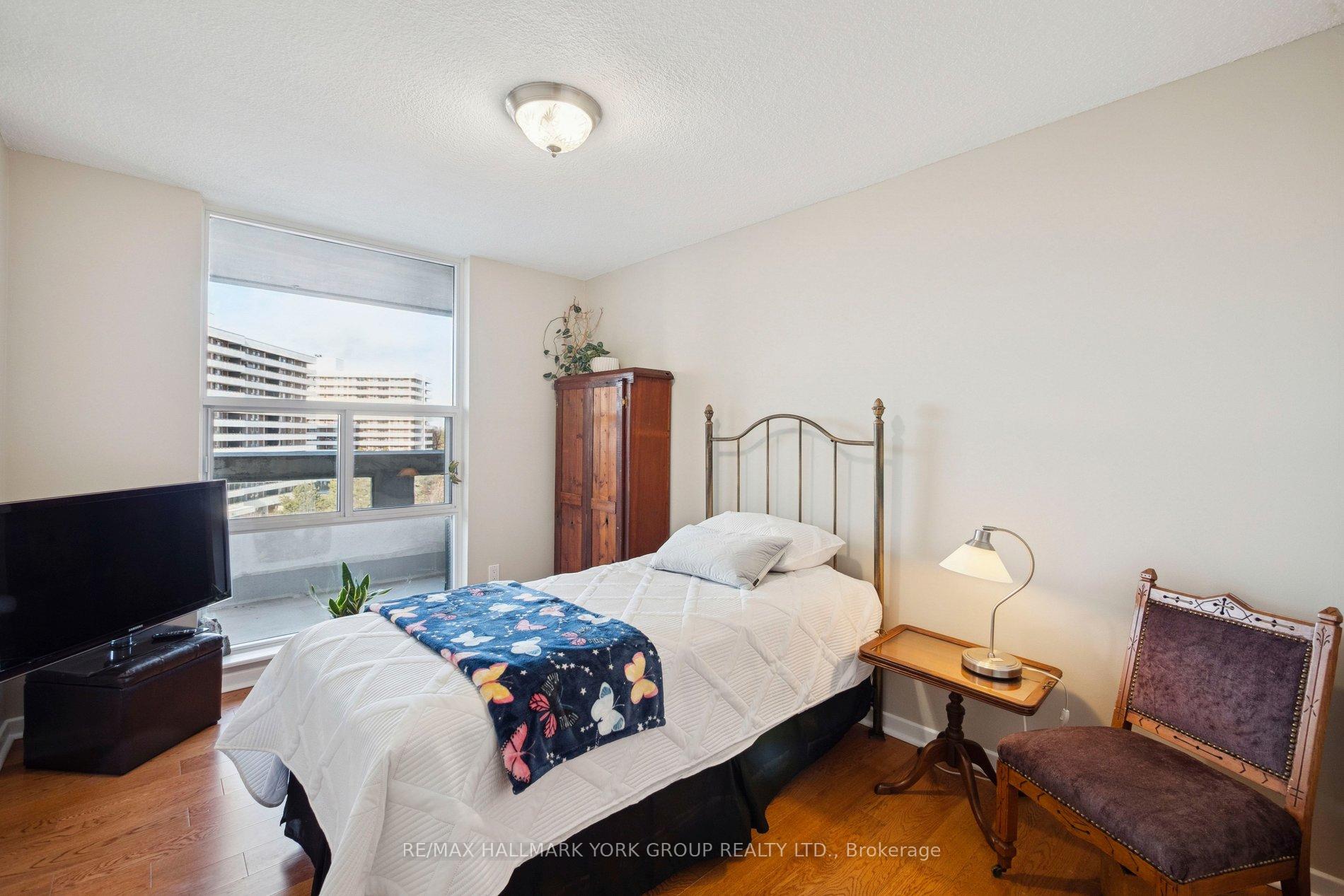 Photo 39 of Unit 810, 50 Inverlochy Boulevard, Markham, Royal Orchard — HOMEH