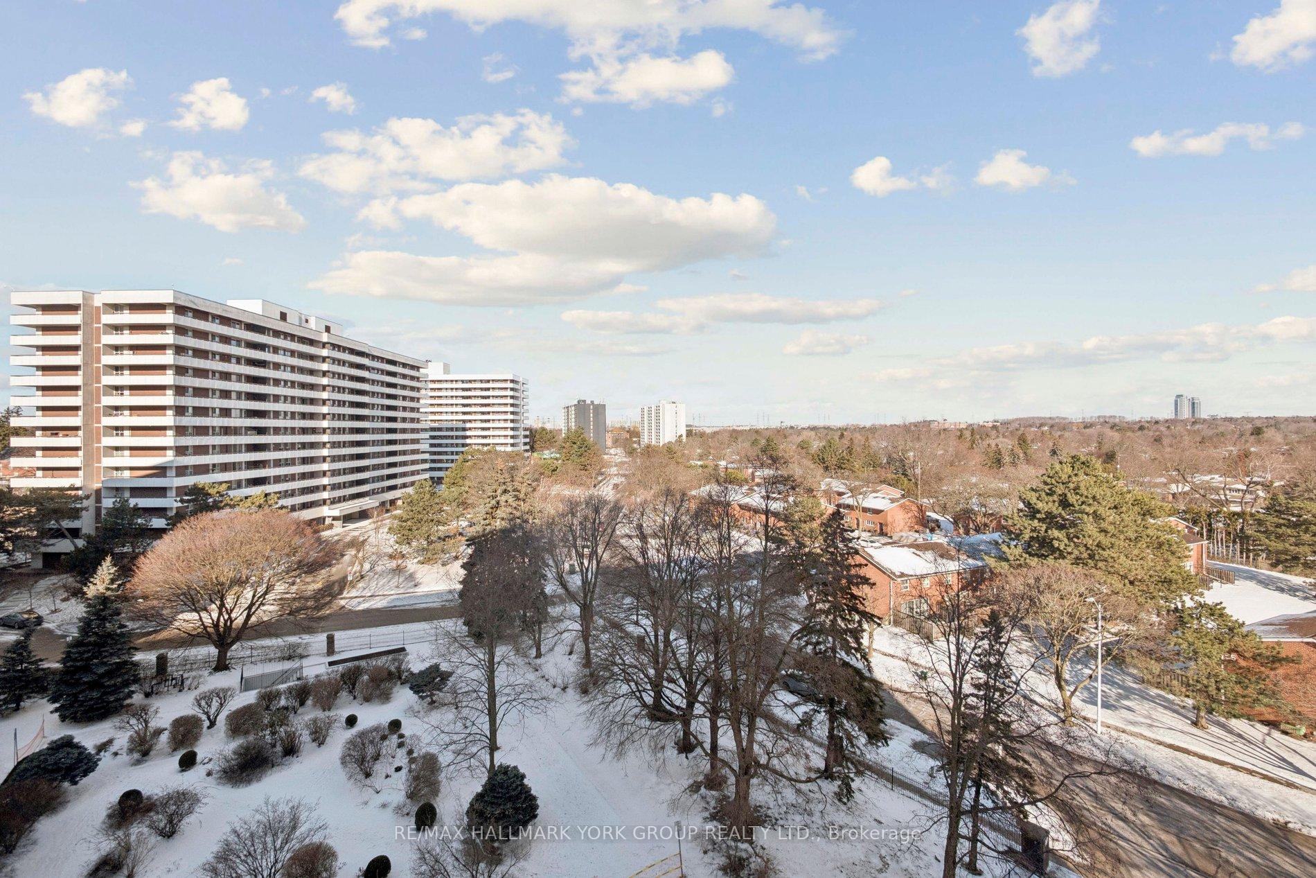 Photo 43 of Unit 810, 50 Inverlochy Boulevard, Markham, Royal Orchard — HOMEH