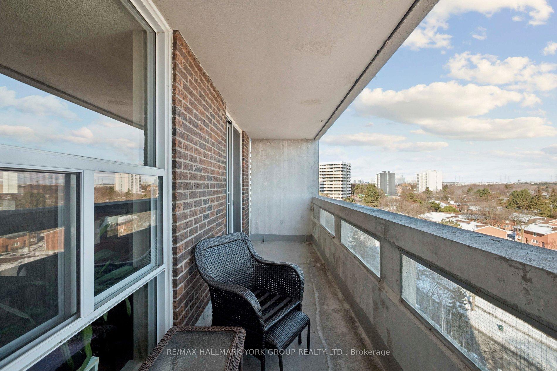 Photo 19 of Unit 810, 50 Inverlochy Boulevard, Markham, Royal Orchard — HOMEH