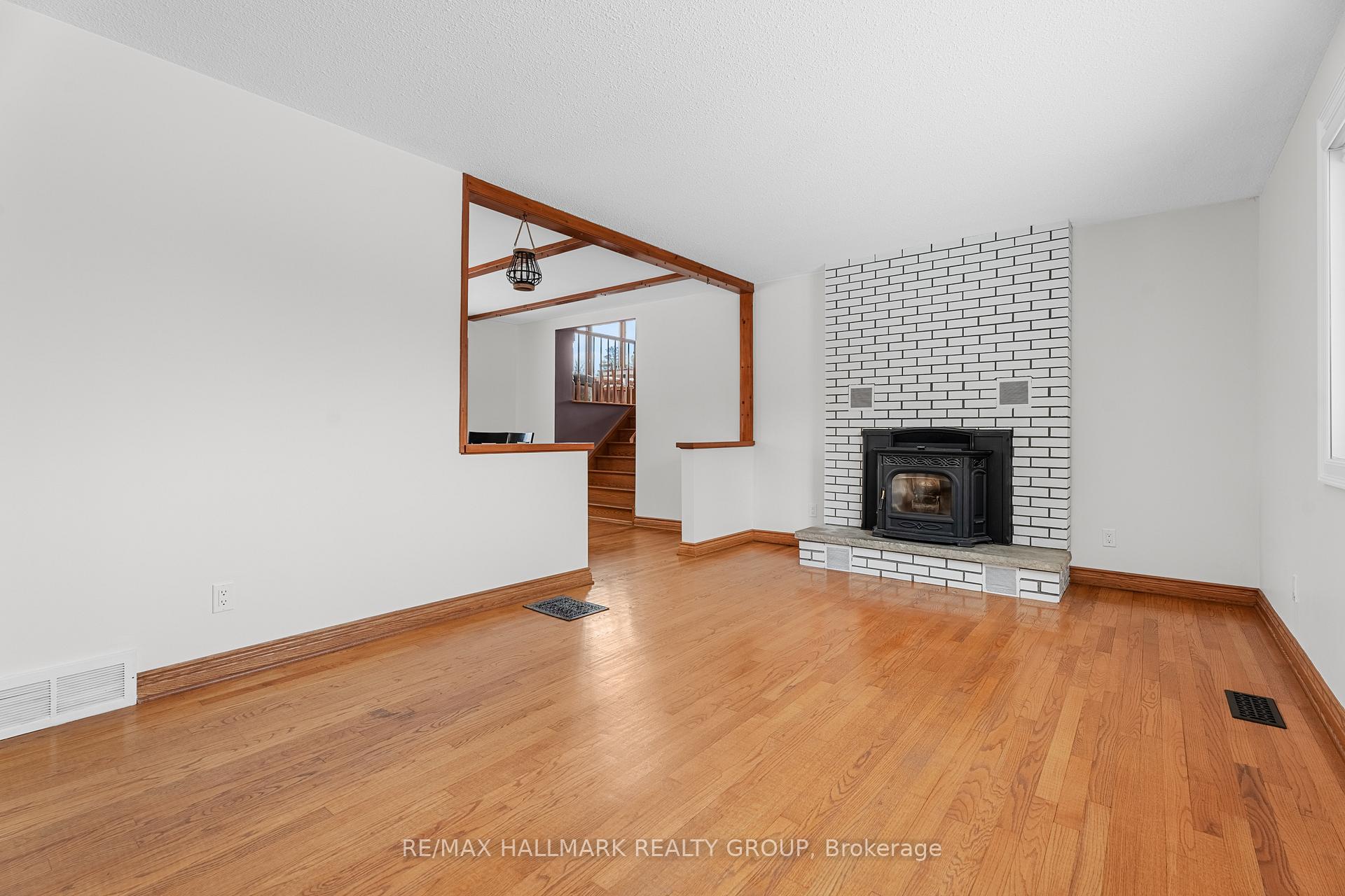 Photo 6 of 841 River Road, Ottawa, Riverside South/Gloucester Glen — HOMEH