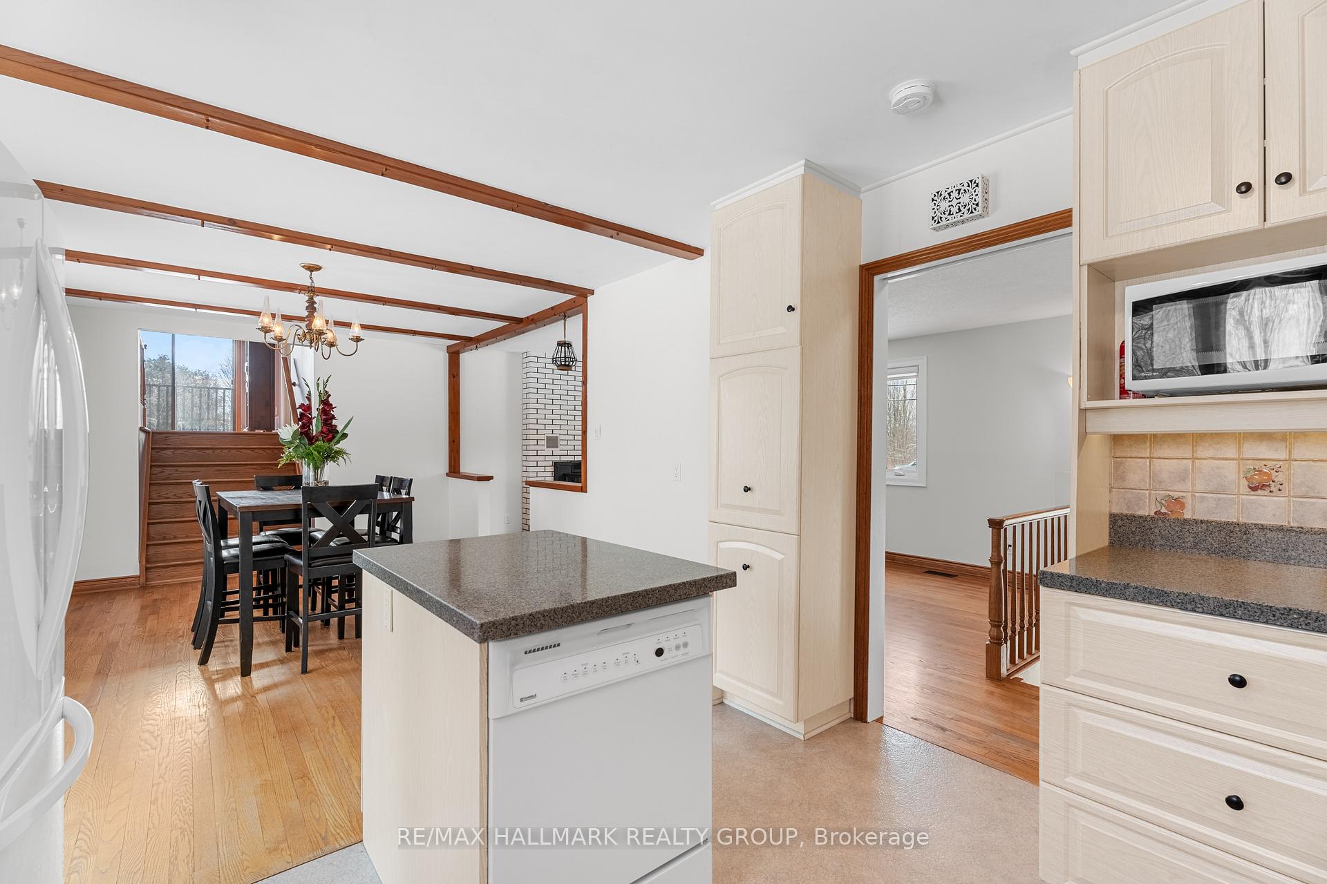 Photo 11 of 841 River Road, Ottawa, Riverside South/Gloucester Glen — HOMEH