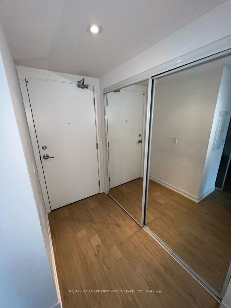 Photo 3 of Unit 3917, 85 Wood Street, Toronto, Church-Yonge Corridor — HOMEH