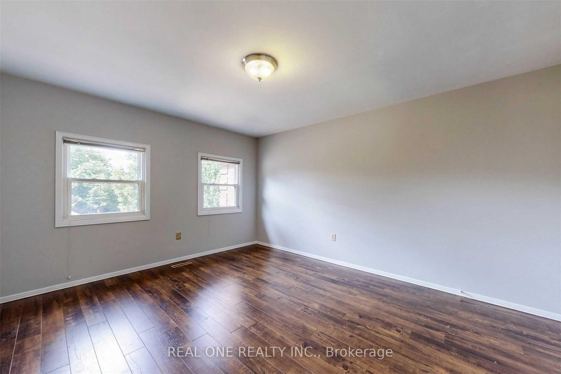 Photo 18 of 41 Meyer Circle, Markham, Markham Village — HOMEH