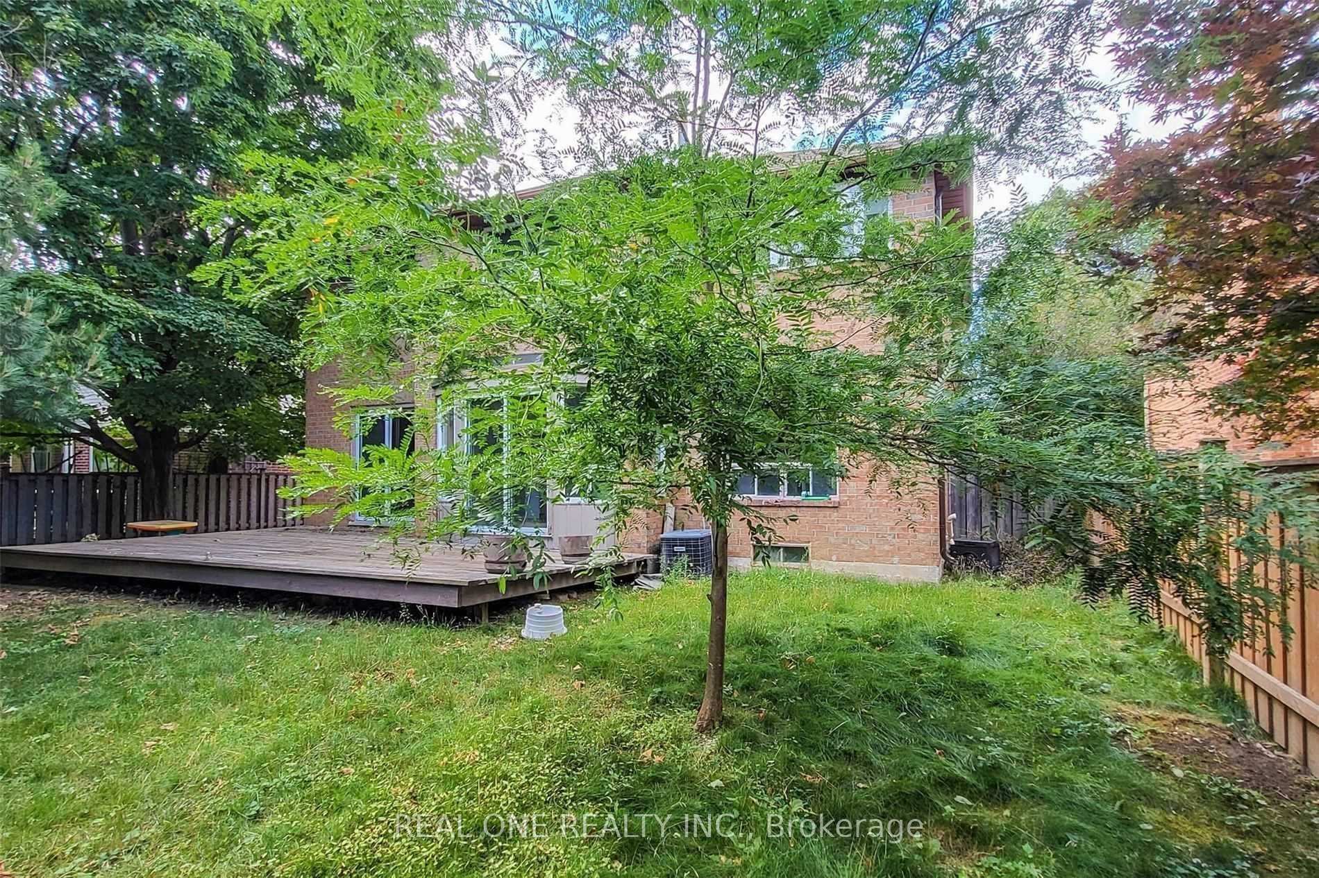Photo 16 of 41 Meyer Circle, Markham, Markham Village — HOMEH