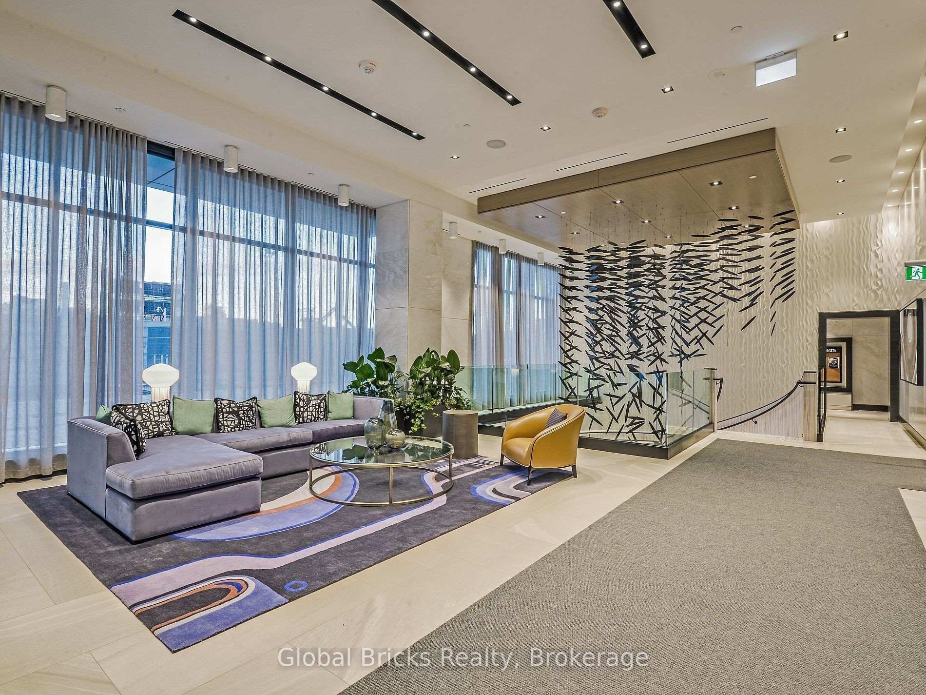 Photo 2 of Unit PH19, 1 Edgewater Drive, Toronto, Waterfront Communities — HOMEH