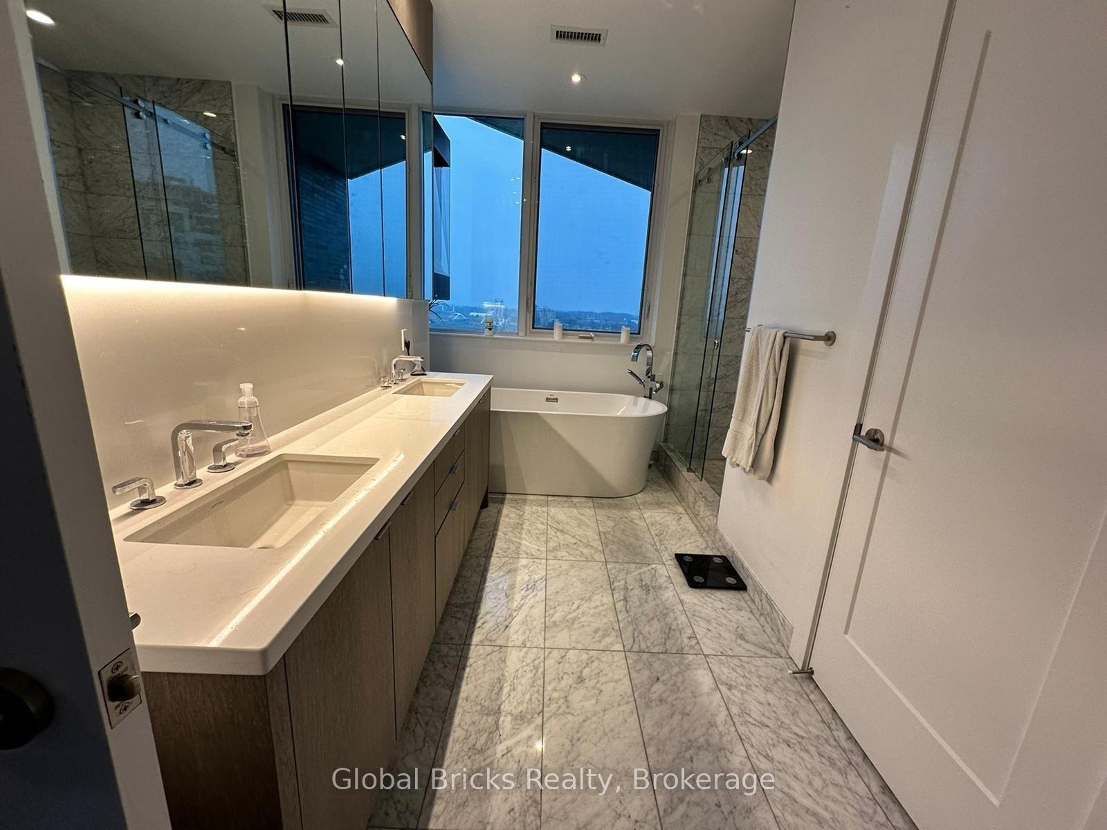 Photo 23 of Unit PH19, 1 Edgewater Drive, Toronto, Waterfront Communities — HOMEH