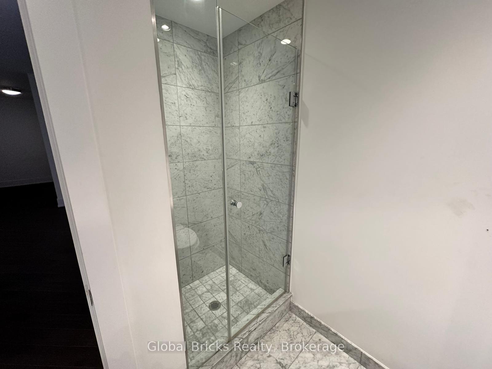 Photo 10 of Unit PH19, 1 Edgewater Drive, Toronto, Waterfront Communities — HOMEH