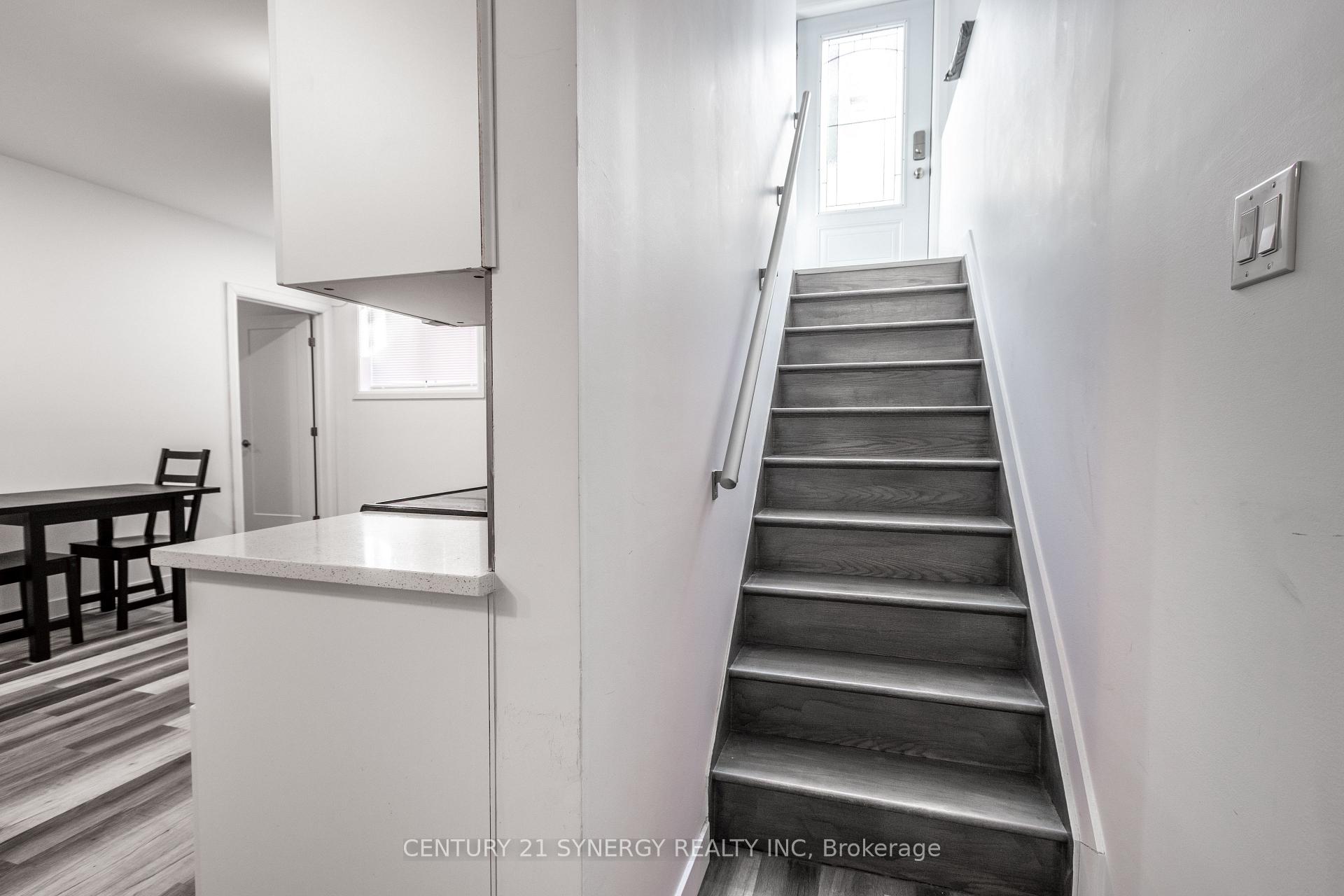 Photo 6 of Unit B, 865 Tavistock Road, Ottawa, Queensway Terrace North — HOMEH